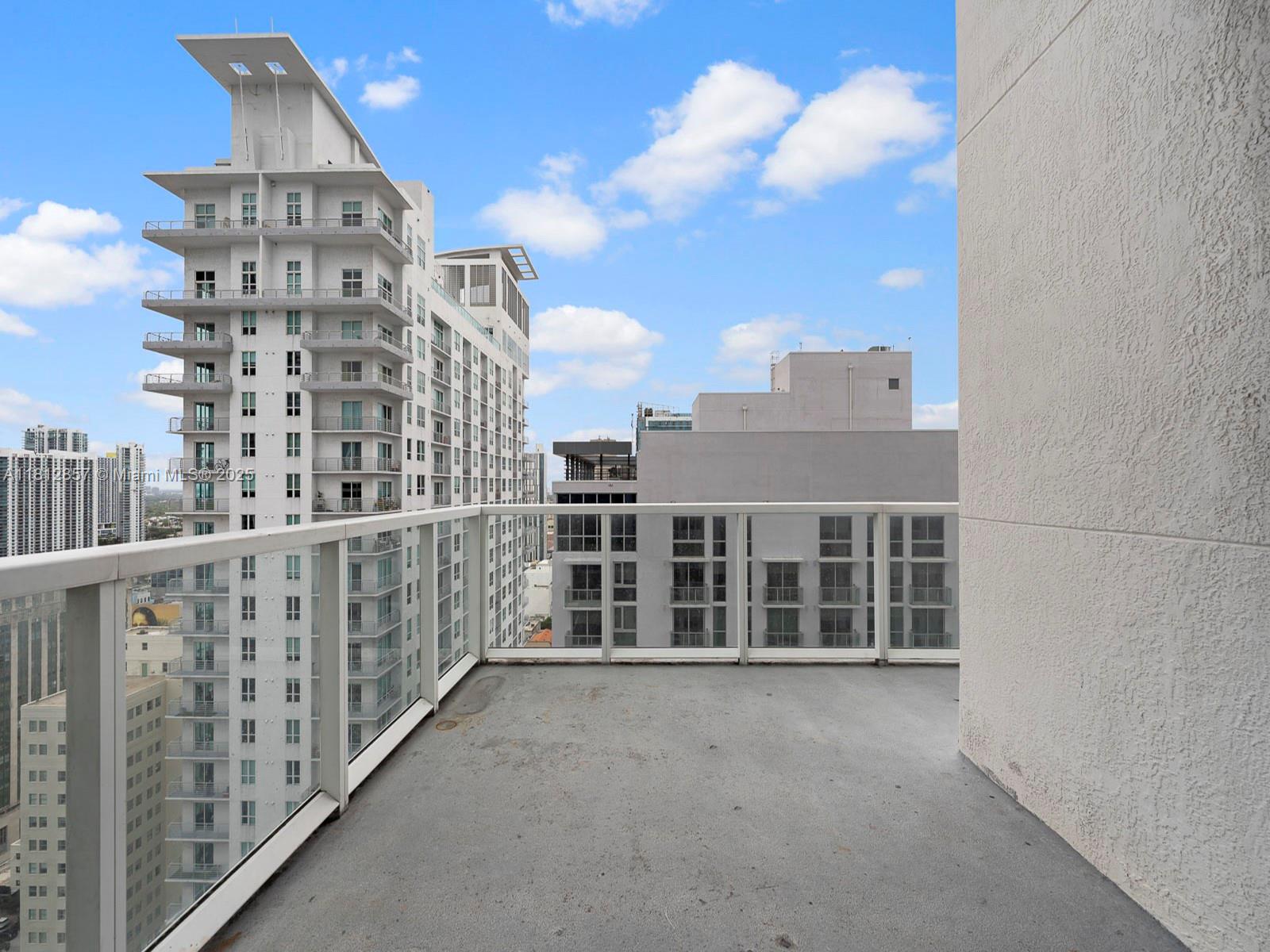 VIZCAYNE SOUTH CONDO - Residential