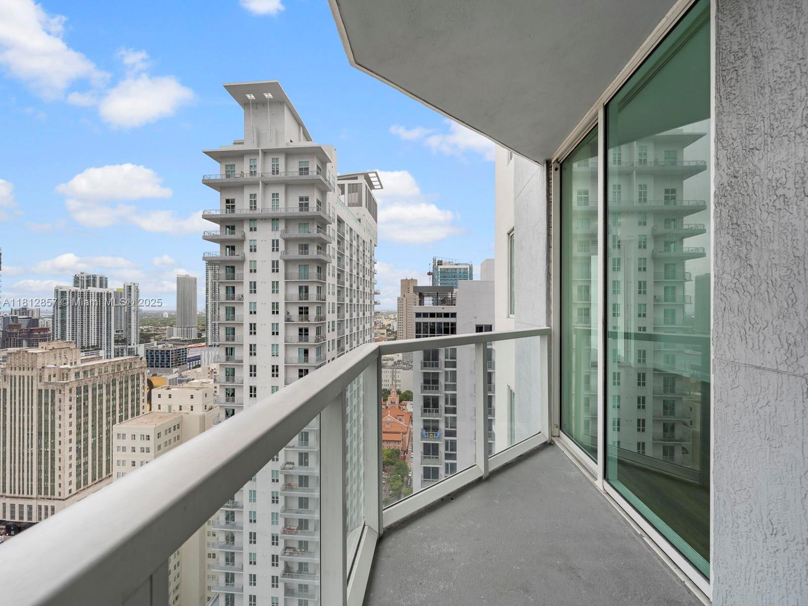 VIZCAYNE SOUTH CONDO - Residential