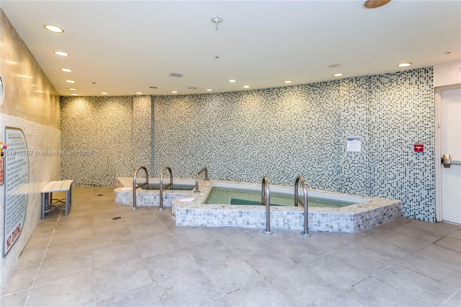 VIZCAYNE SOUTH CONDO - Residential