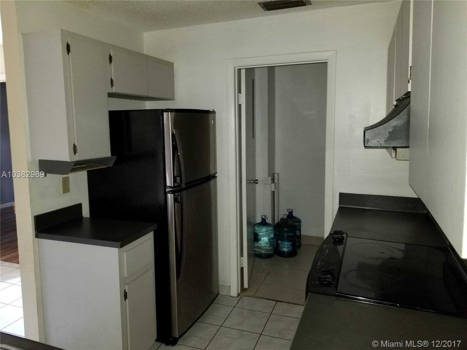 Woodscape Twnhms Condo - Residential Lease