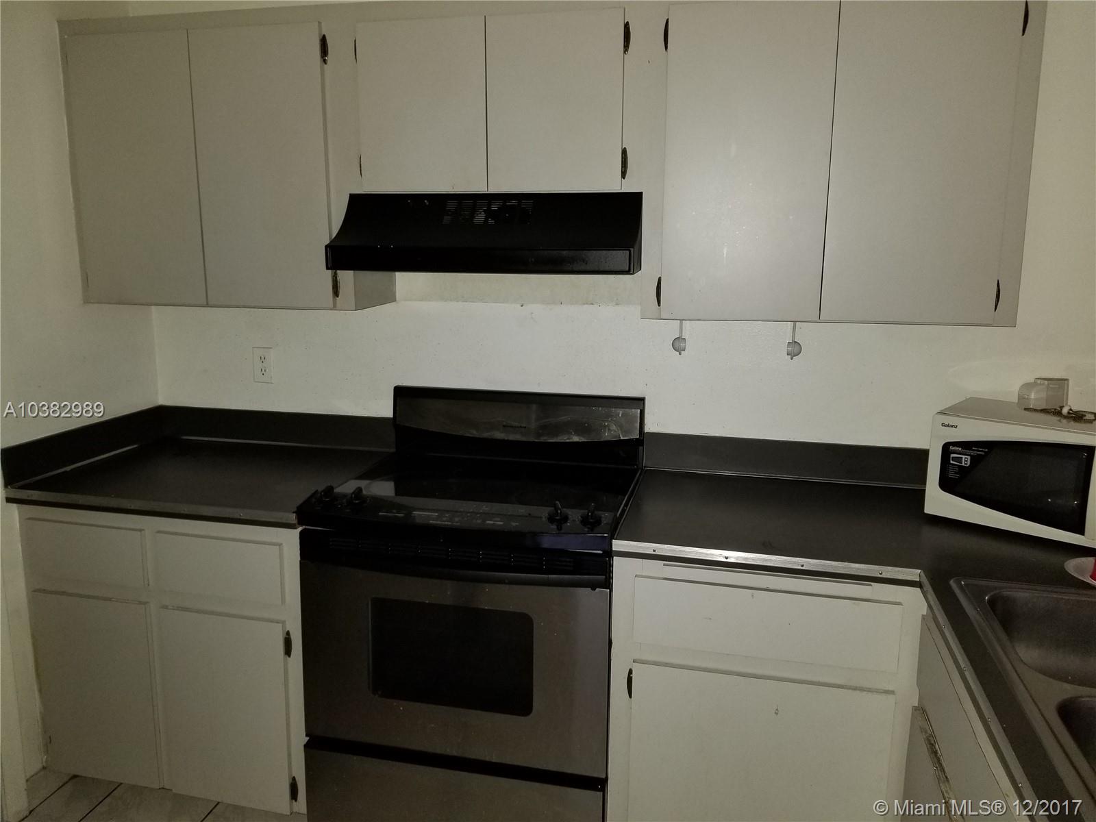 Woodscape Twnhms Condo - Residential Lease