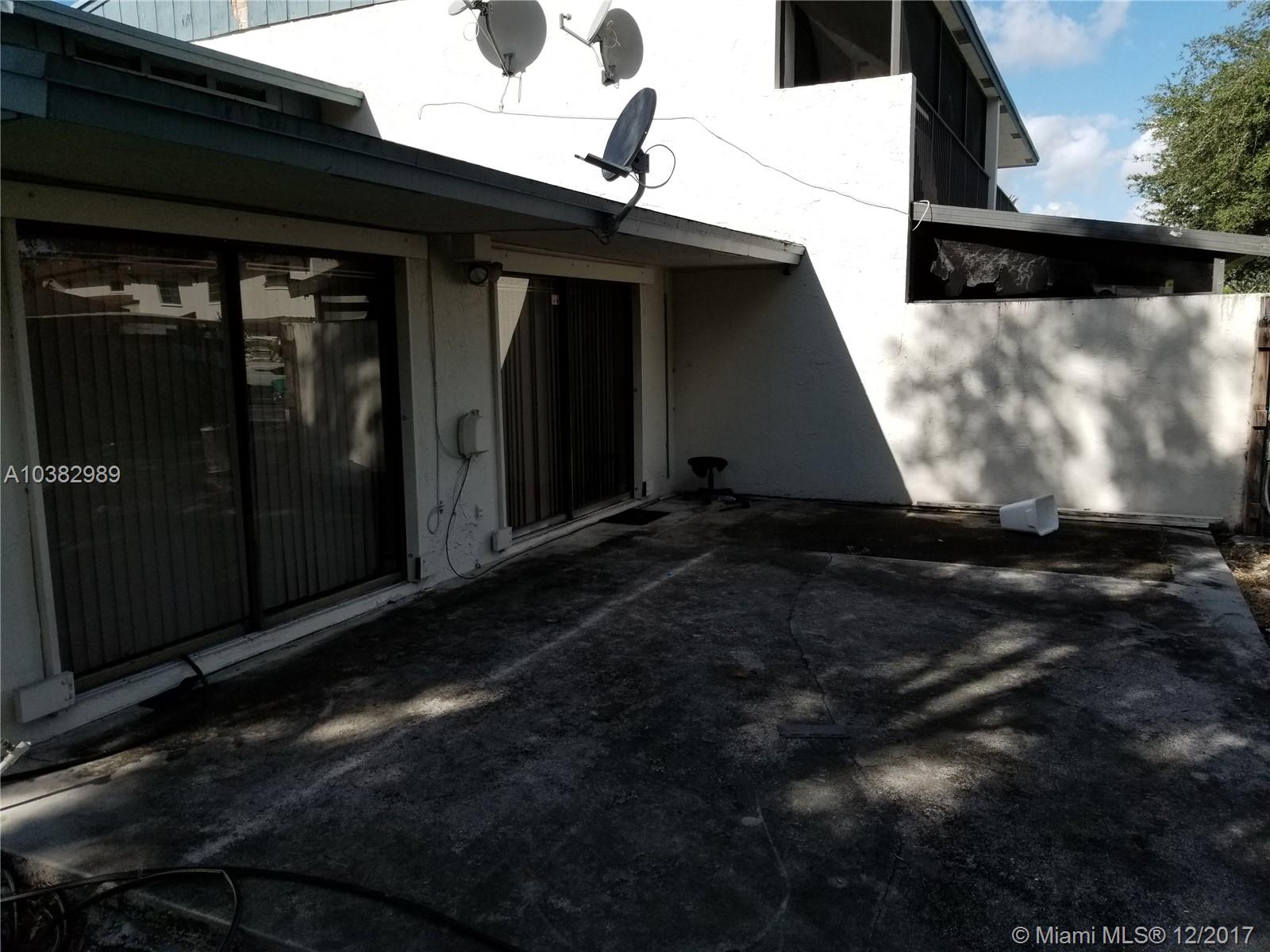 Woodscape Twnhms Condo - Residential Lease