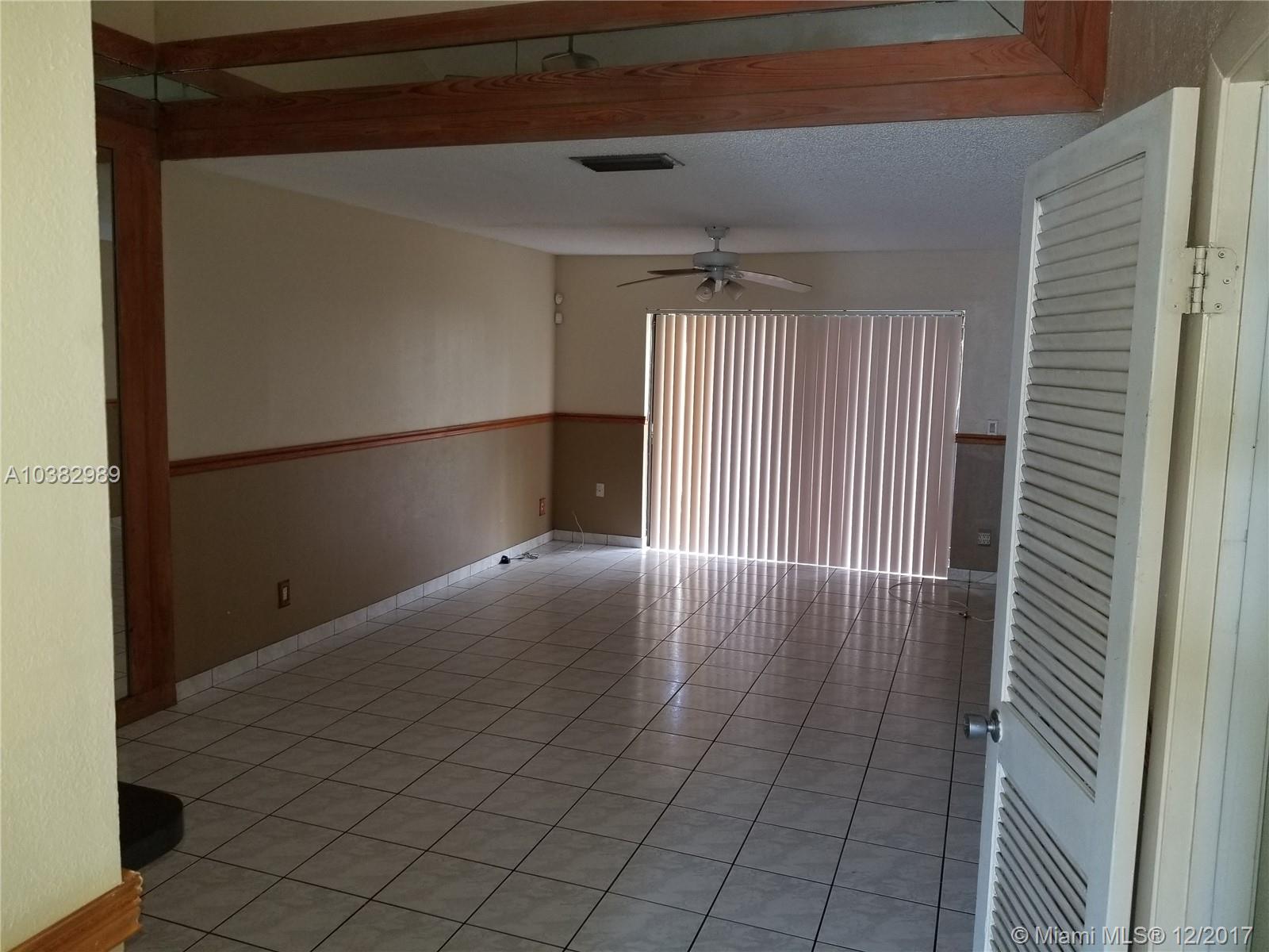 Woodscape Twnhms Condo - Residential Lease