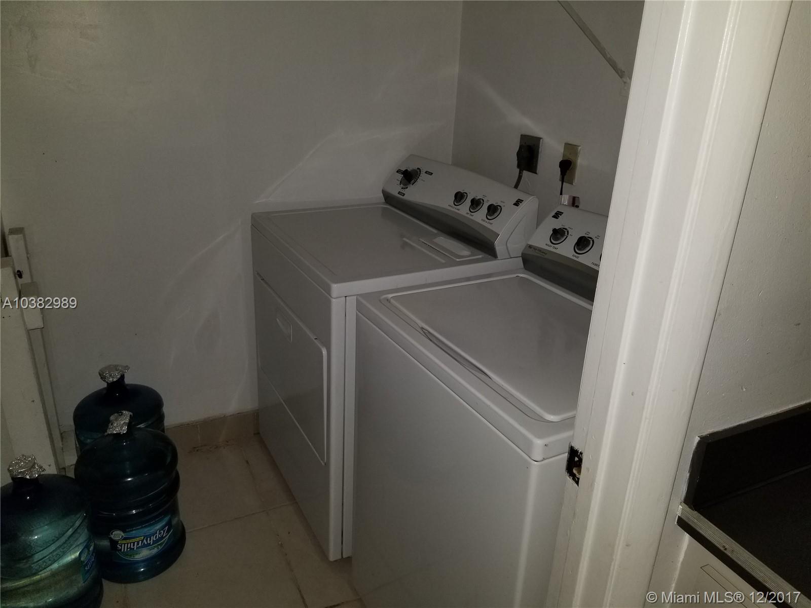 Woodscape Twnhms Condo - Residential Lease