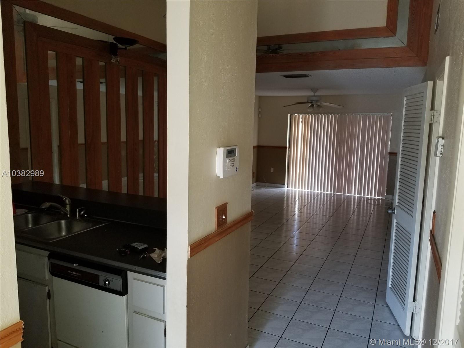 Woodscape Twnhms Condo - Residential Lease