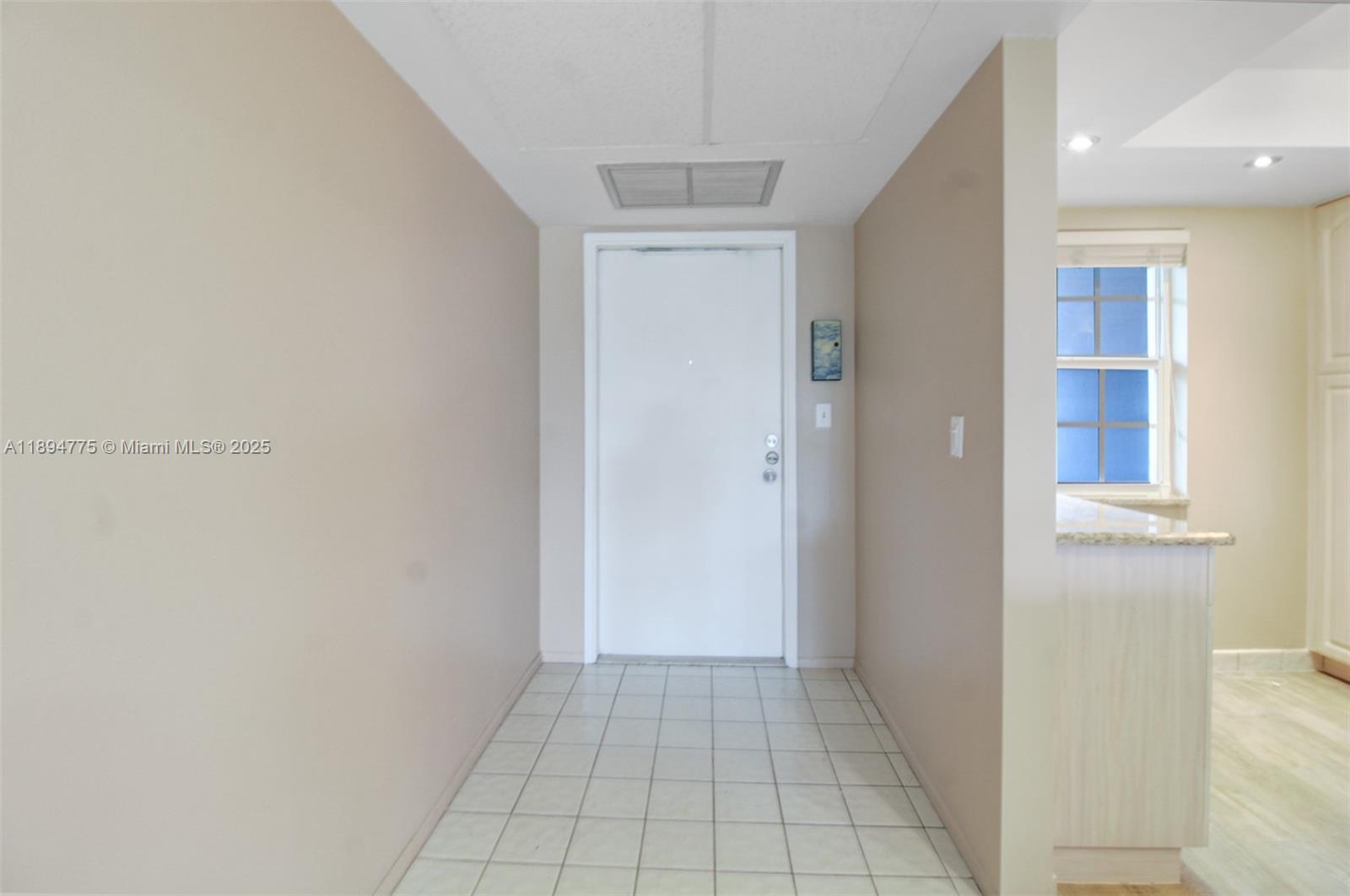 605 Oaks Dr 305