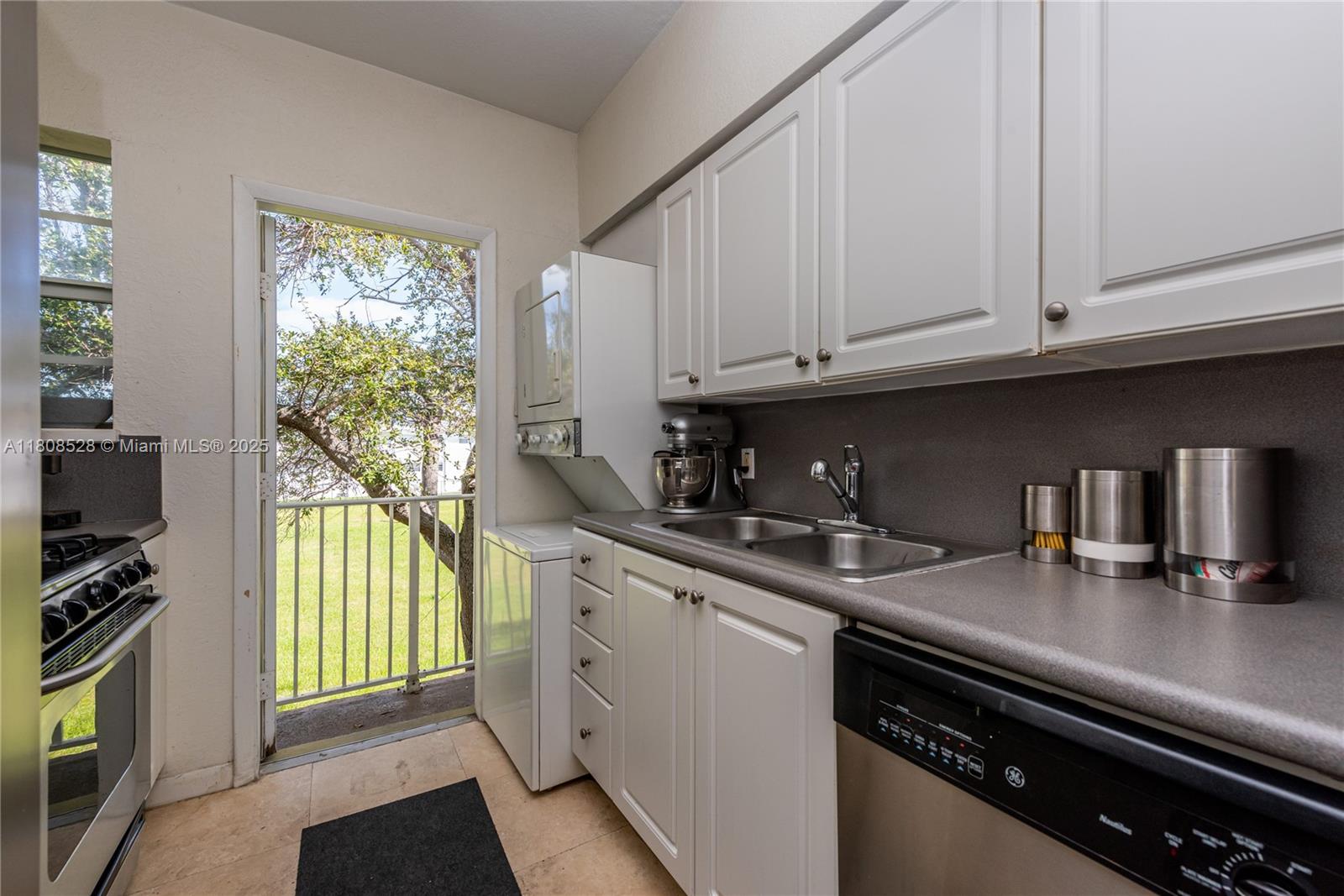 350 SO SHORE DR AT VILLAG - Residential