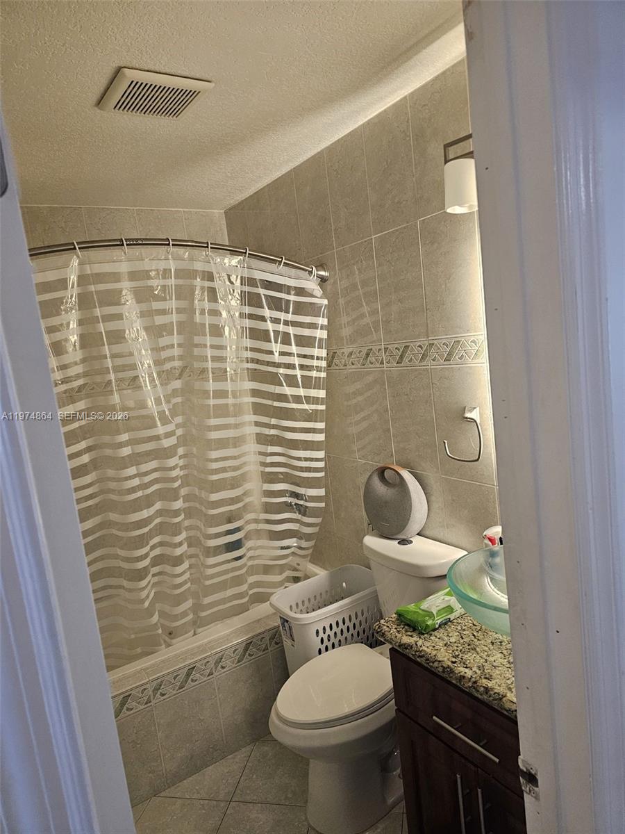 SUB OF PB 7-113 - Residential