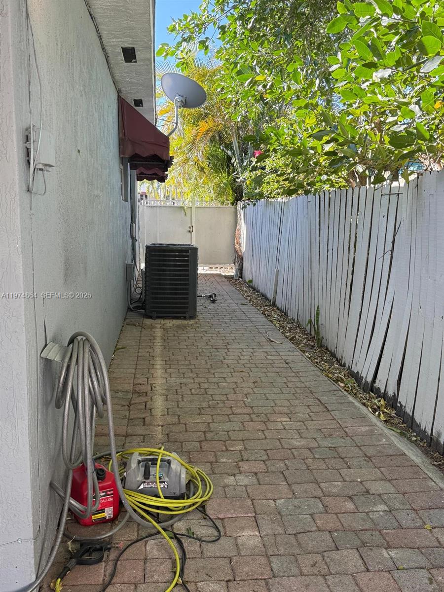 SUB OF PB 7-113 - Residential