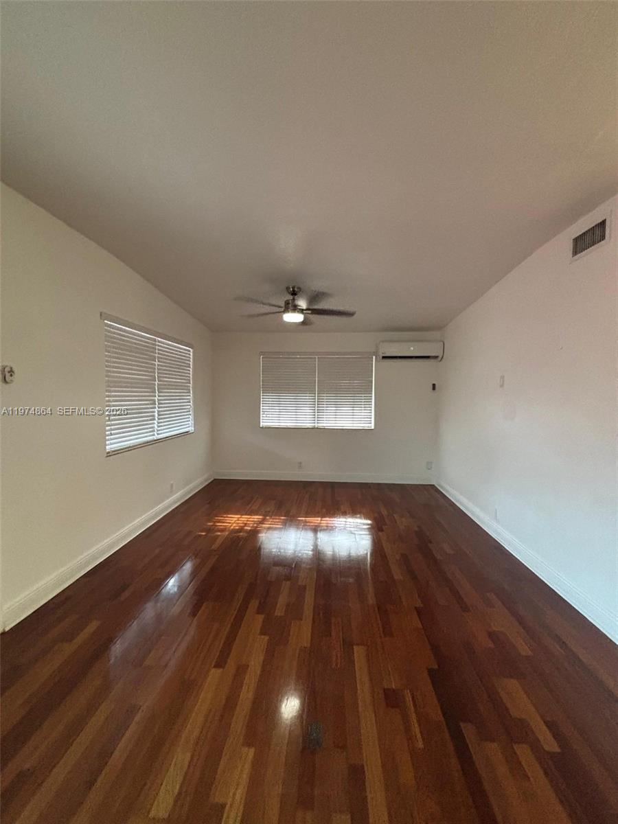 SUB OF PB 7-113 - Residential