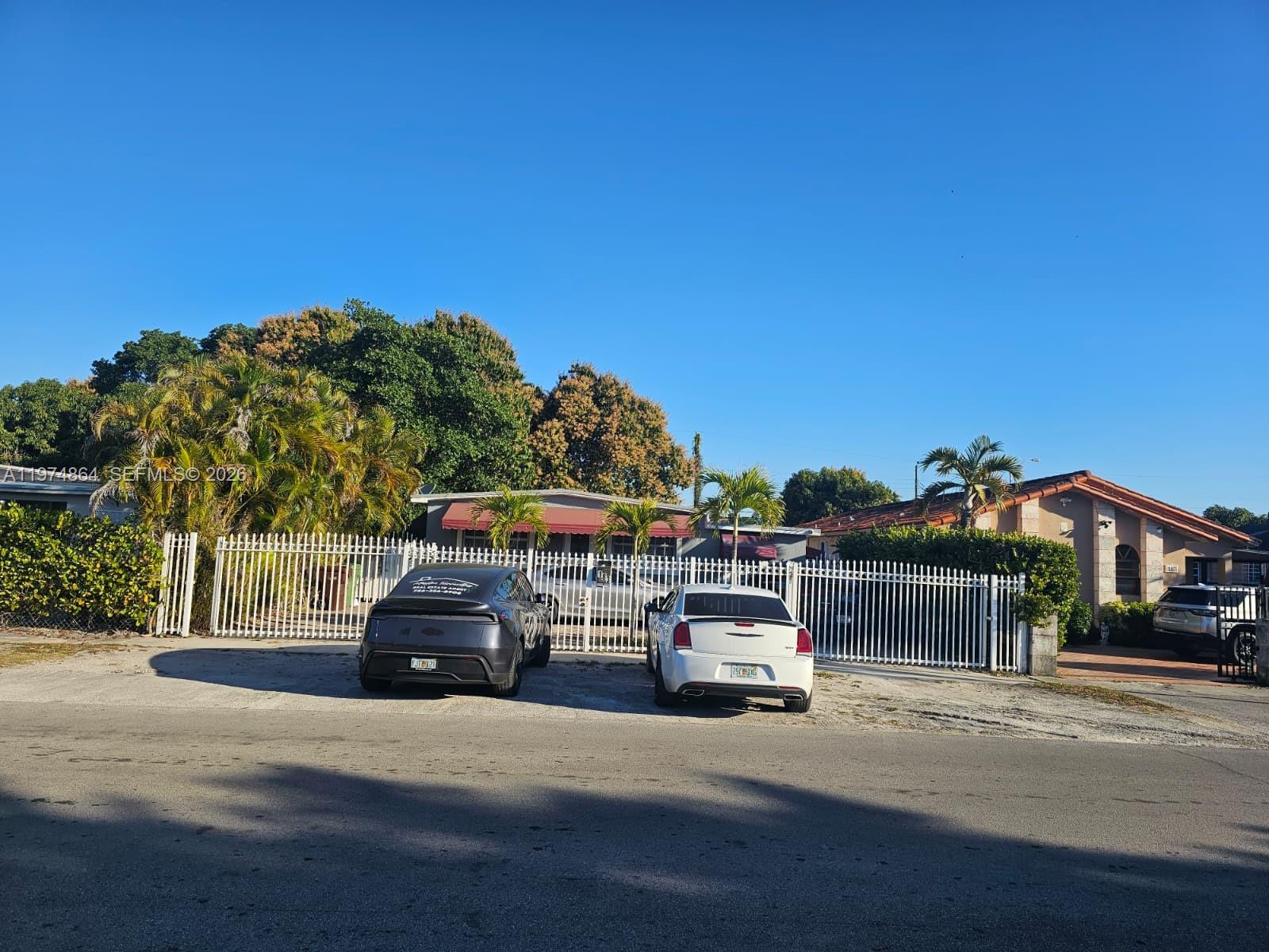 SUB OF PB 7-113 - Residential