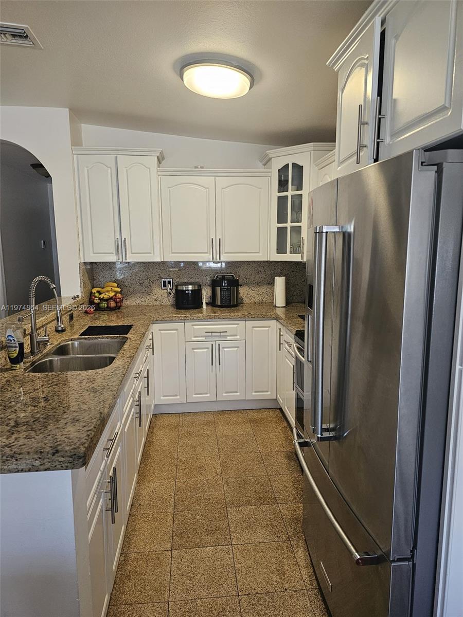 SUB OF PB 7-113 - Residential