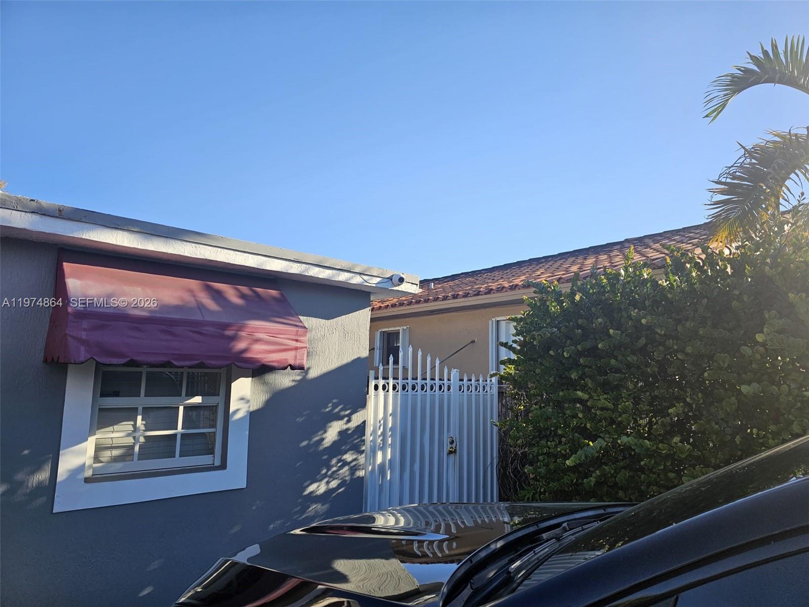 View photos, virtual tours, details... 183 E 44th St