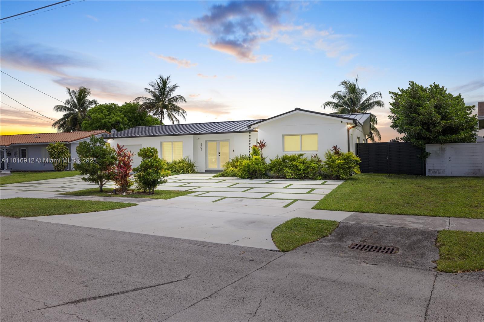 Property for Sale at 3751 Sw 124th Ct, Miami, Broward County, Florida - Bedrooms: 4 
Bathrooms: 3  - $775,000