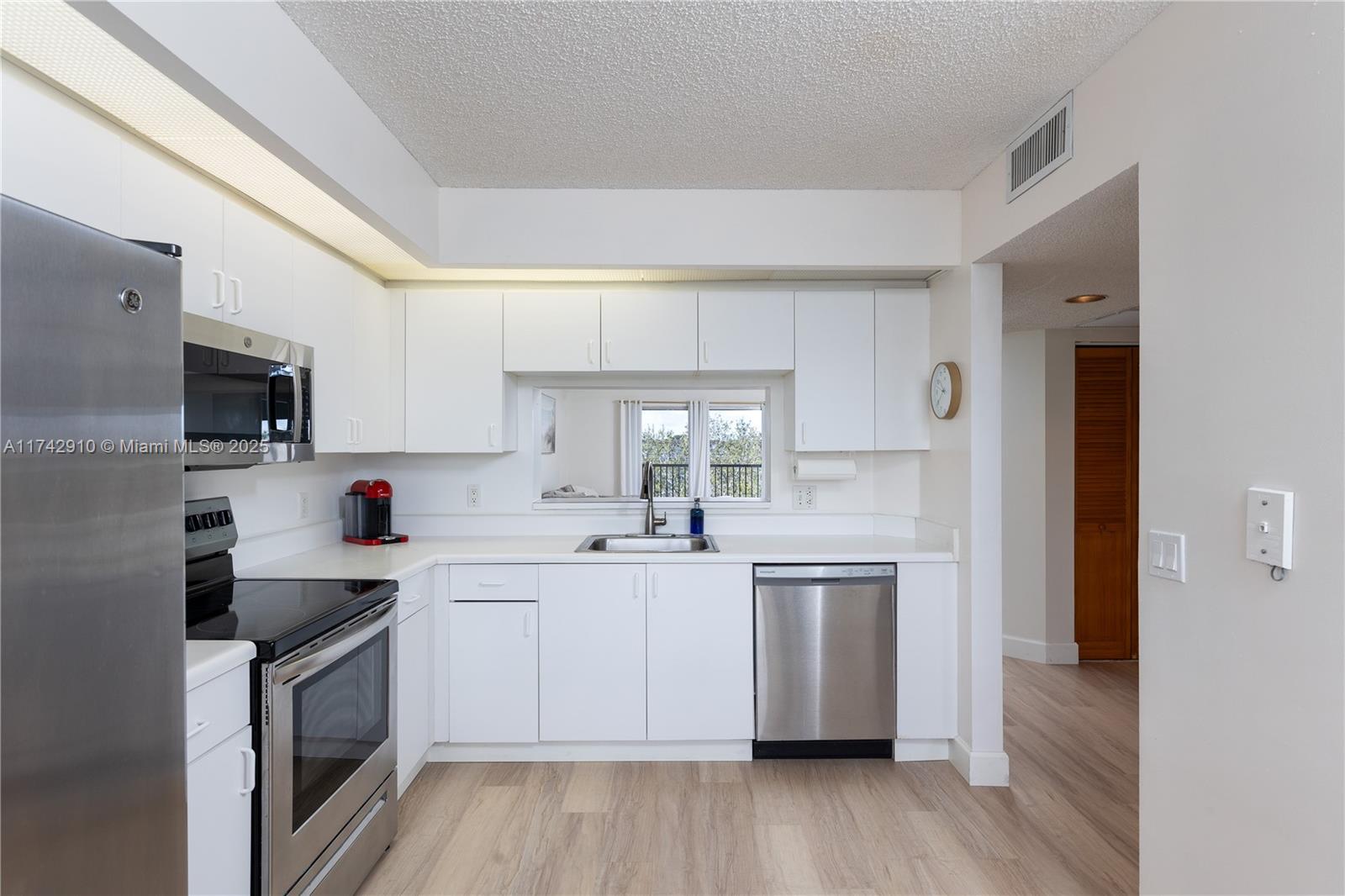 IVANHOE EAST AT CENTURY V - Residential