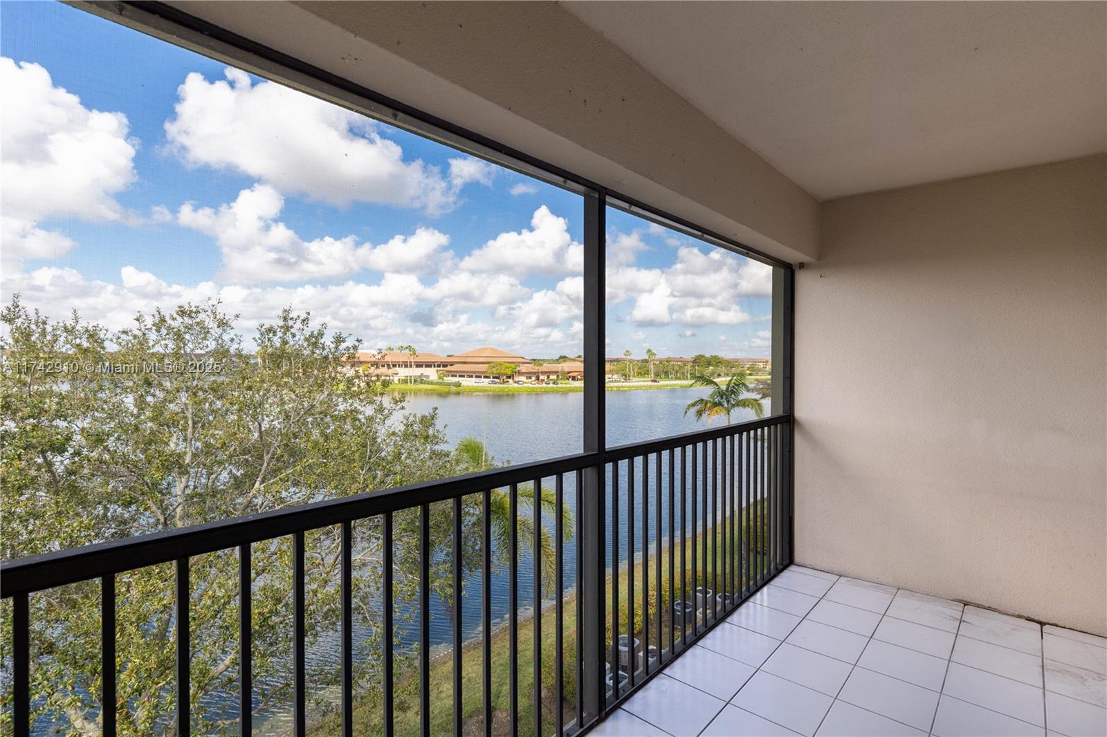 IVANHOE EAST AT CENTURY V - Residential