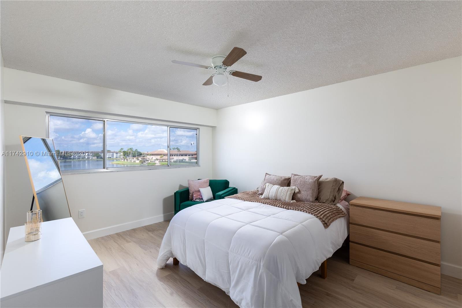 IVANHOE EAST AT CENTURY V - Residential