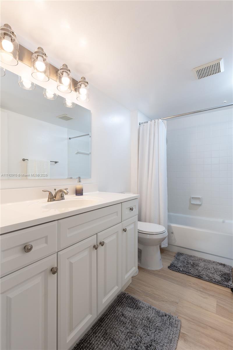 IVANHOE EAST AT CENTURY V - Residential
