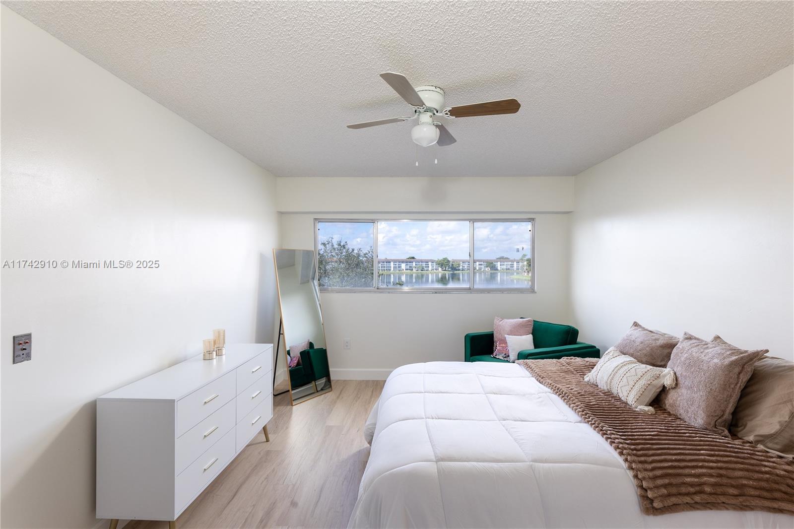 IVANHOE EAST AT CENTURY V - Residential