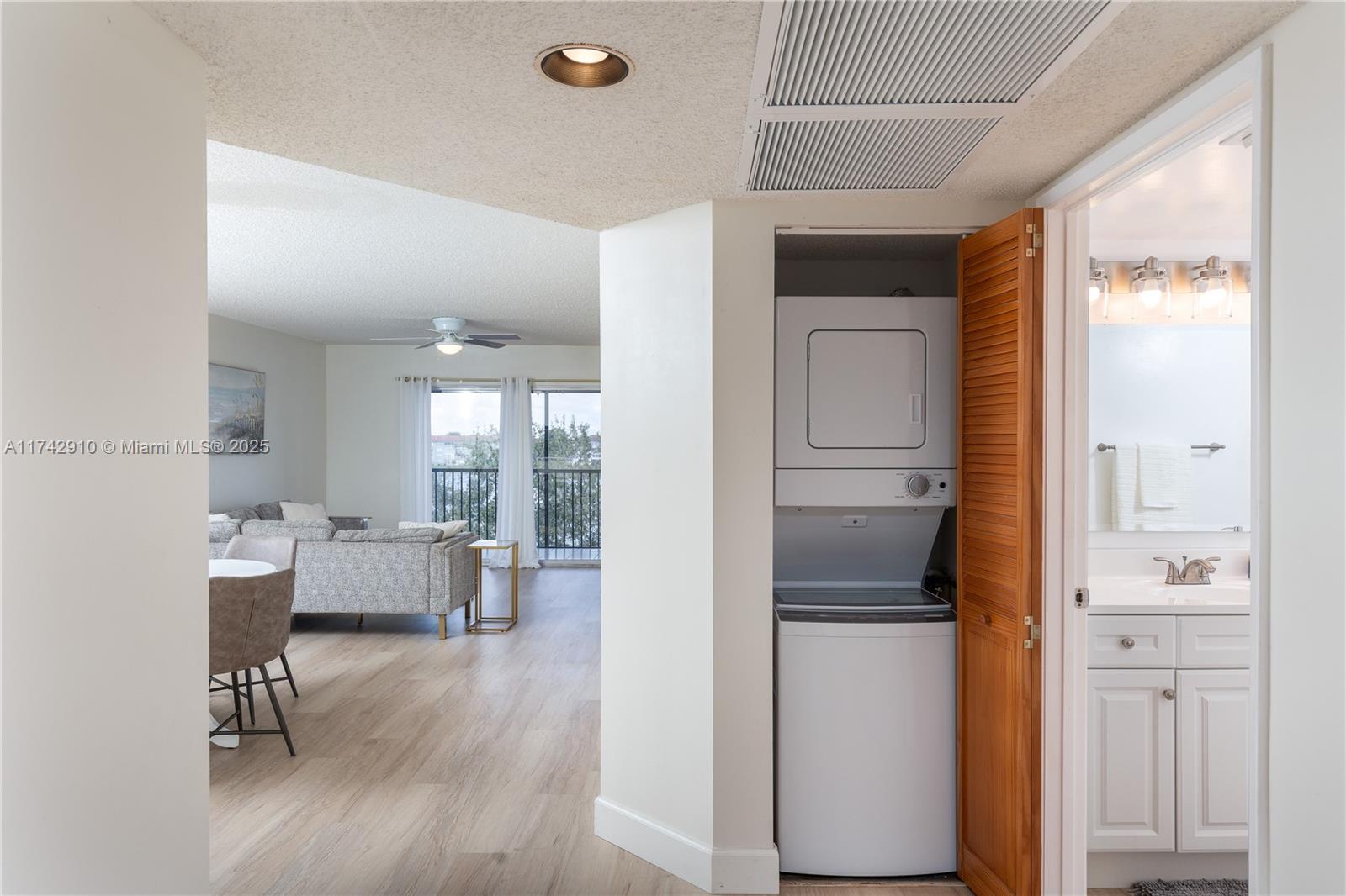 IVANHOE EAST AT CENTURY V - Residential