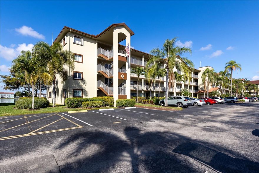 This beautifully updated 4th -floor condo offers stunning lake views and breathtaking sunsets. Thoughtfully designed, it features brand-new flooring, baseboards, and lighting throughout, new kitchen cabinet doors, drawers, and stainless steel appliances, new bathrooms, AC unit, and water heater. A new washer and dryer, along with extra storage, add to the convenience.
Residents enjoy a resort-style amenities, including a clubhouse, indoor and outdoor pools, a theater, billiards rooms, two fitness centers, tennis and pickleball courts, a golf course, and a complimentary courtesy bus. The community offers 24/7 gated security and patrol. Conveniently located near shopping, dining and  major highways . Plus the HOA fee includes water, cable, and internet for added value