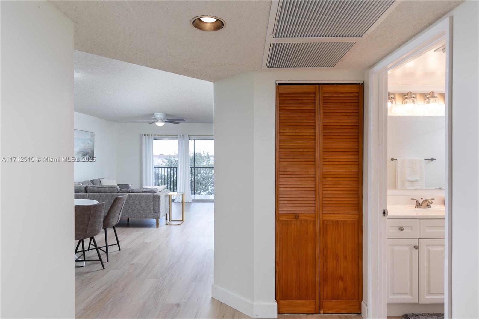 IVANHOE EAST AT CENTURY V - Residential