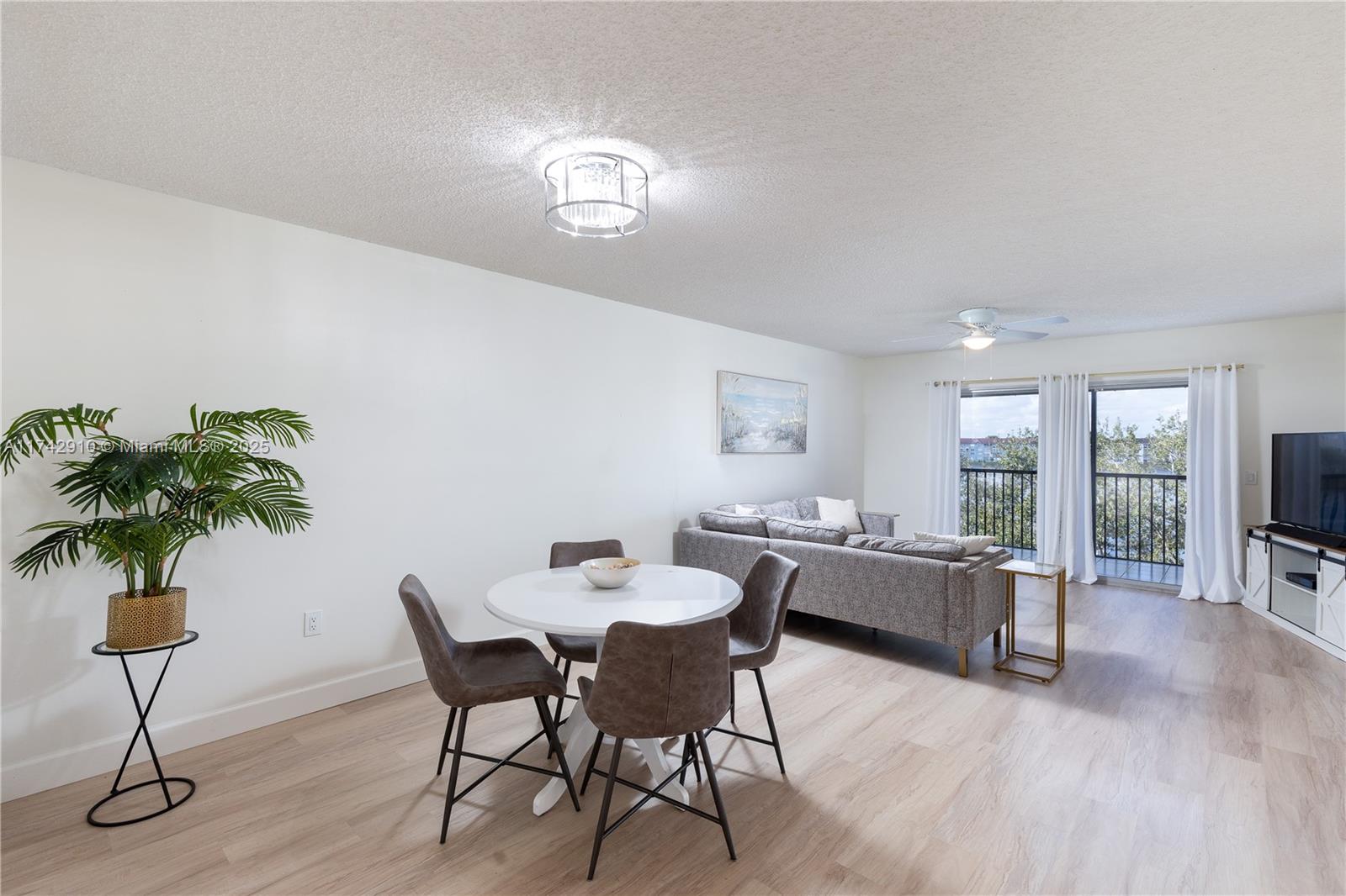 IVANHOE EAST AT CENTURY V - Residential