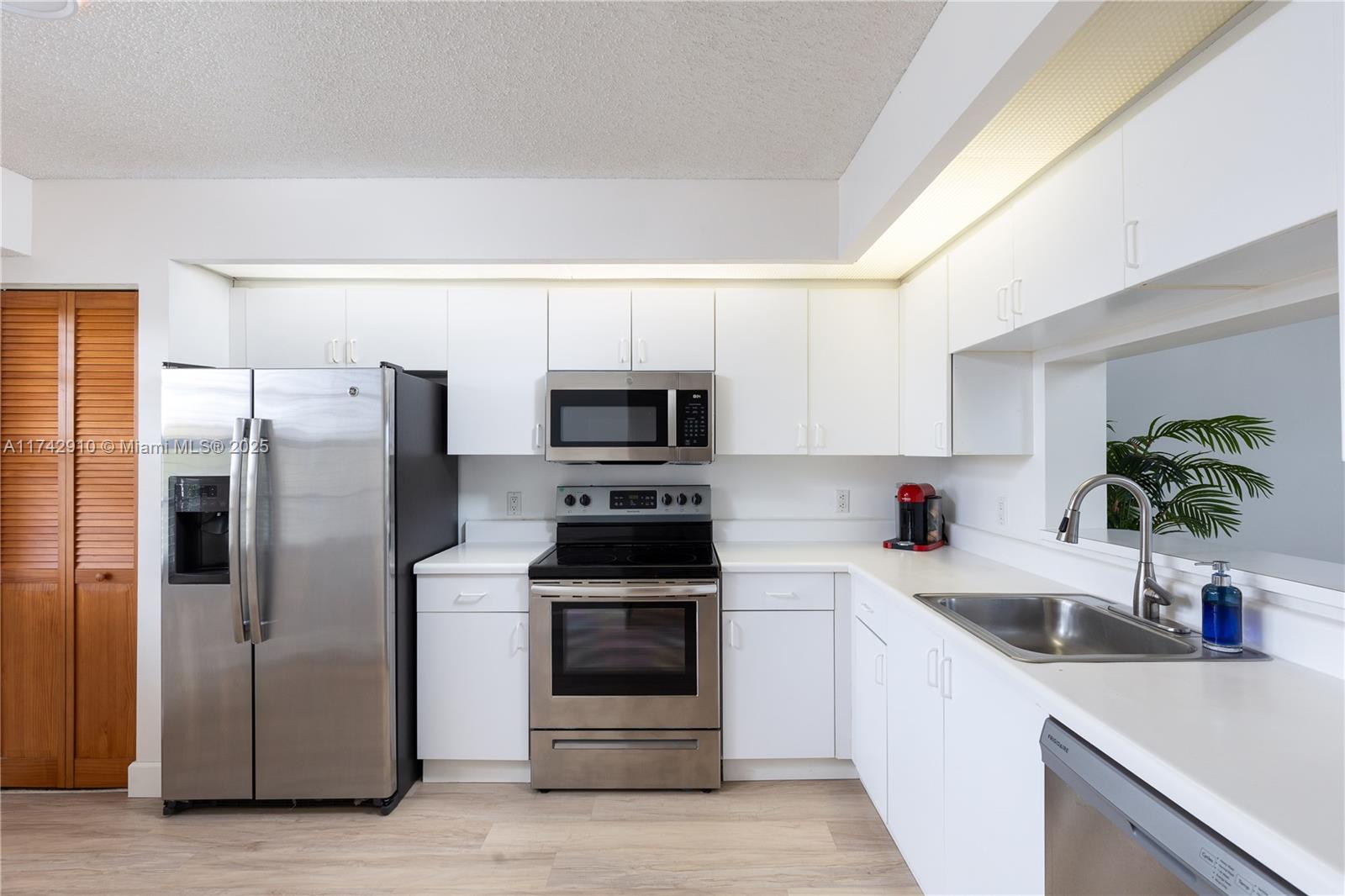 IVANHOE EAST AT CENTURY V - Residential