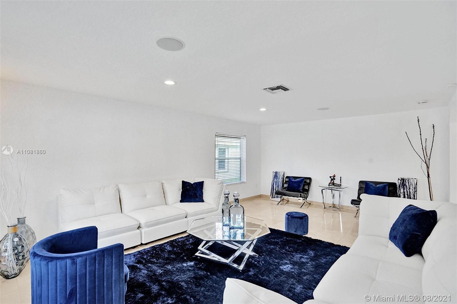 BOULEVARD FOREST - Residential Lease