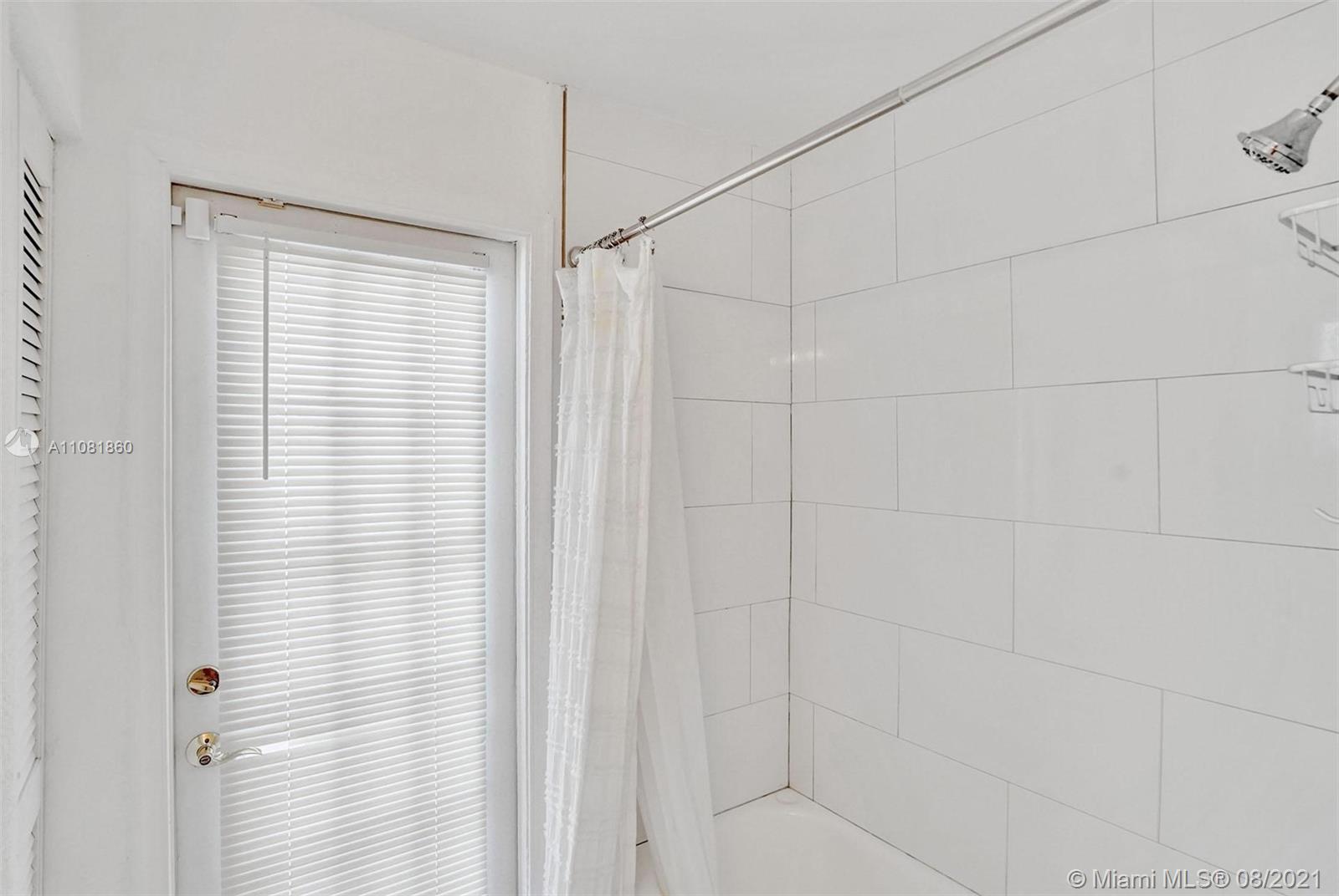 BOULEVARD FOREST - Residential Lease