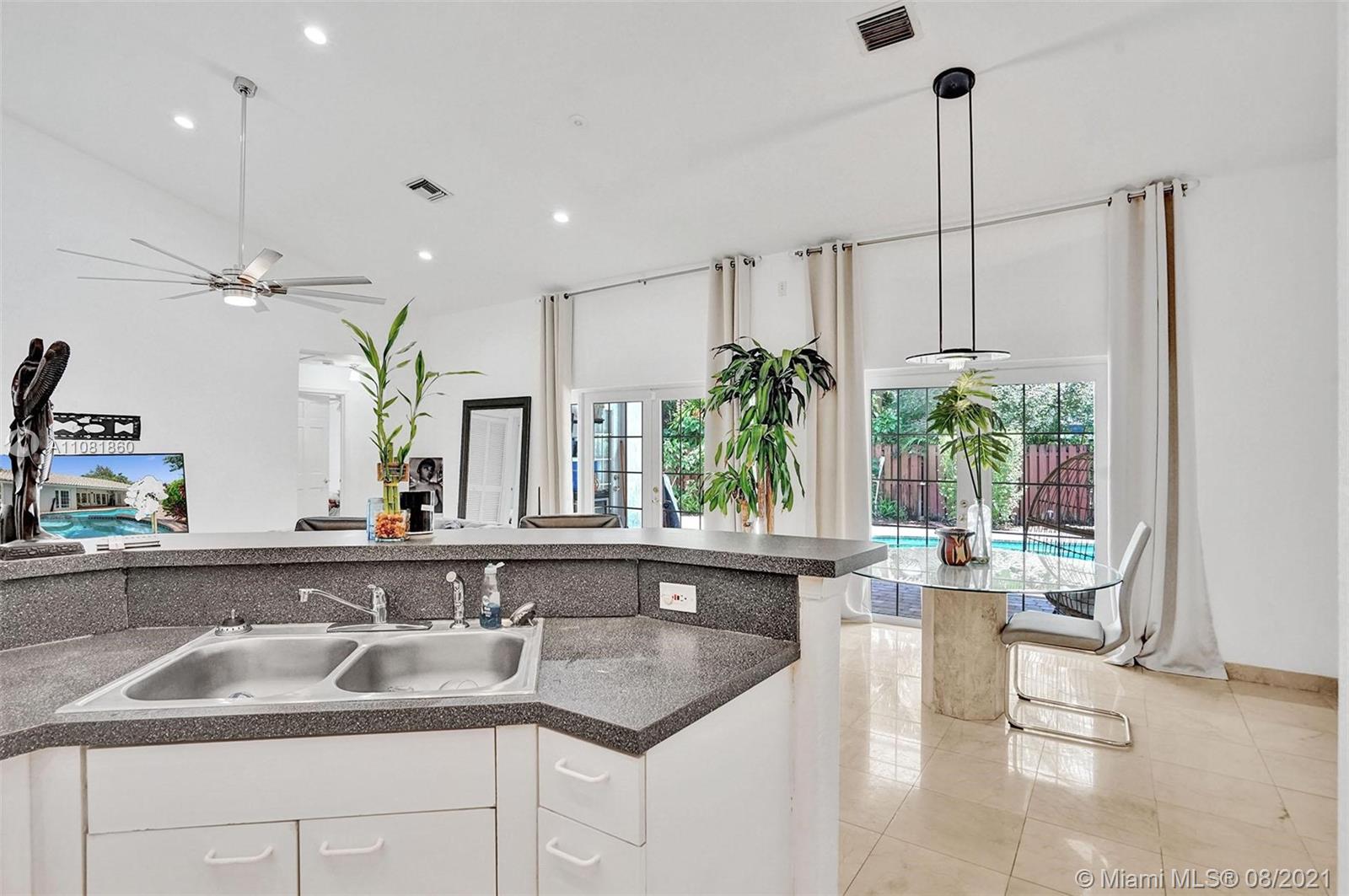 BOULEVARD FOREST - Residential Lease