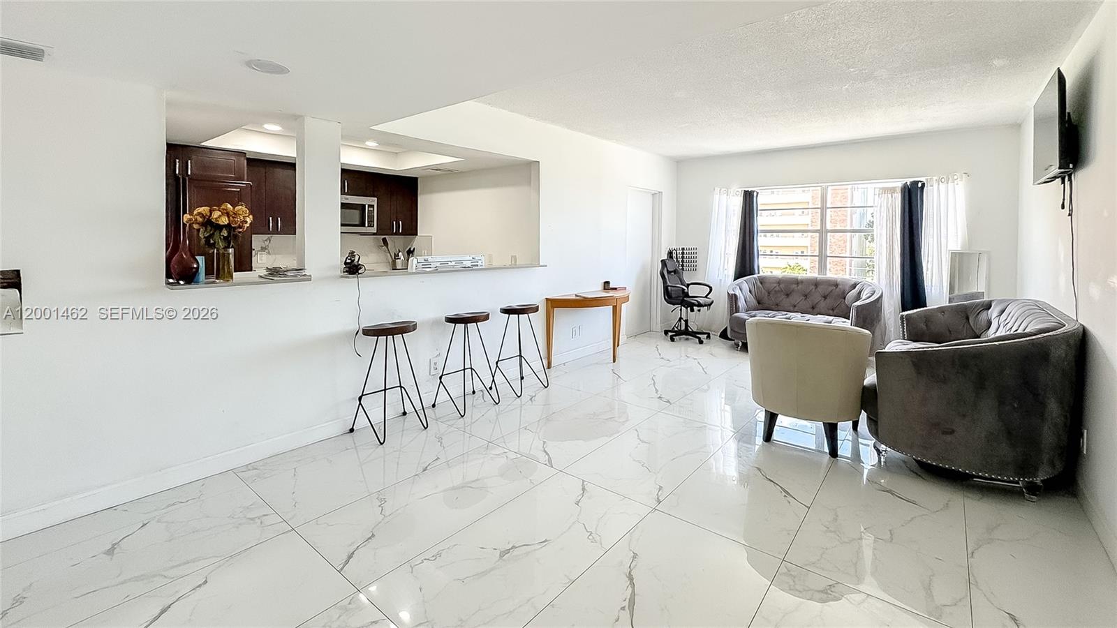 SOMMERSET CONDOMINIUMS - Residential