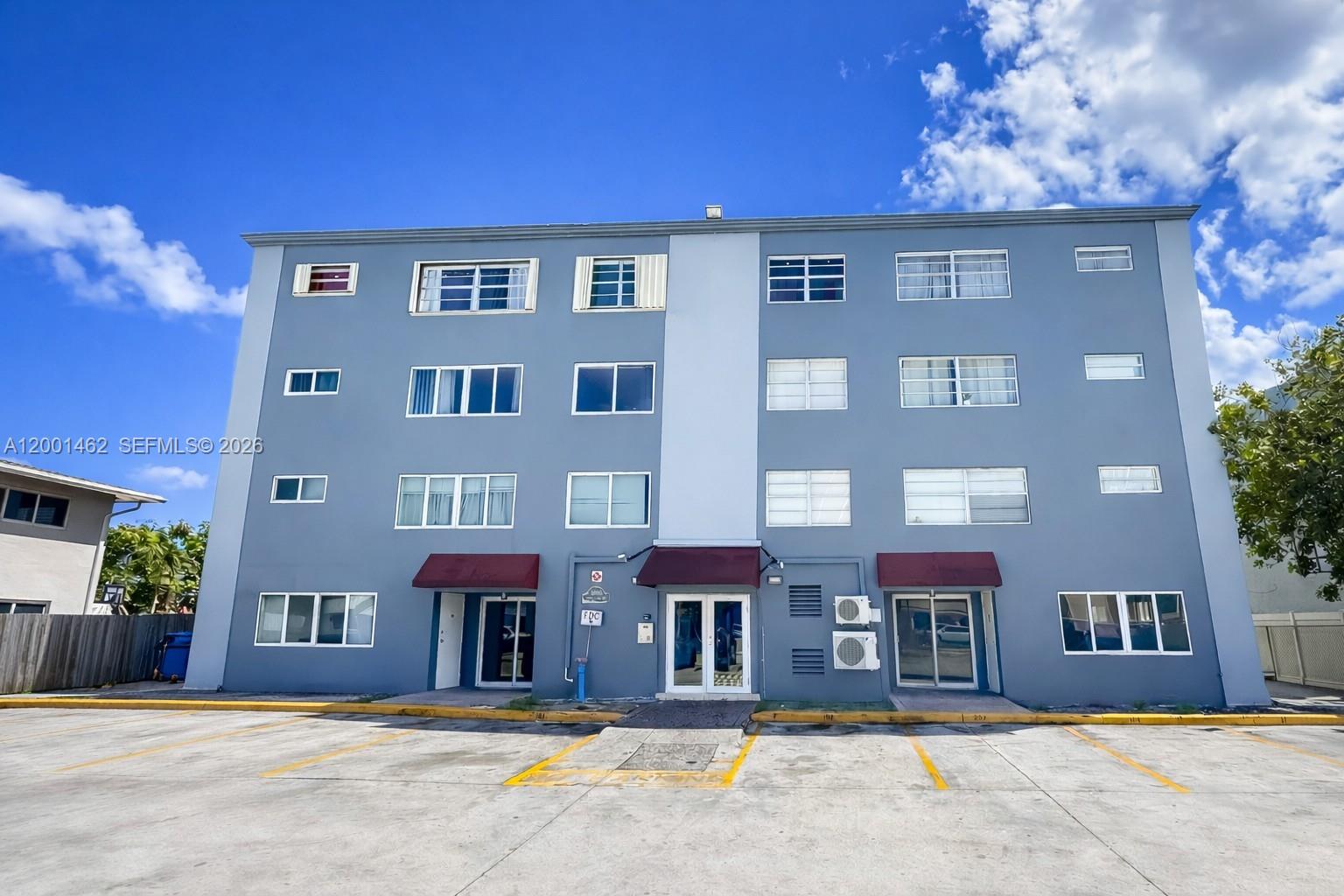 SOMMERSET CONDOMINIUMS - Residential