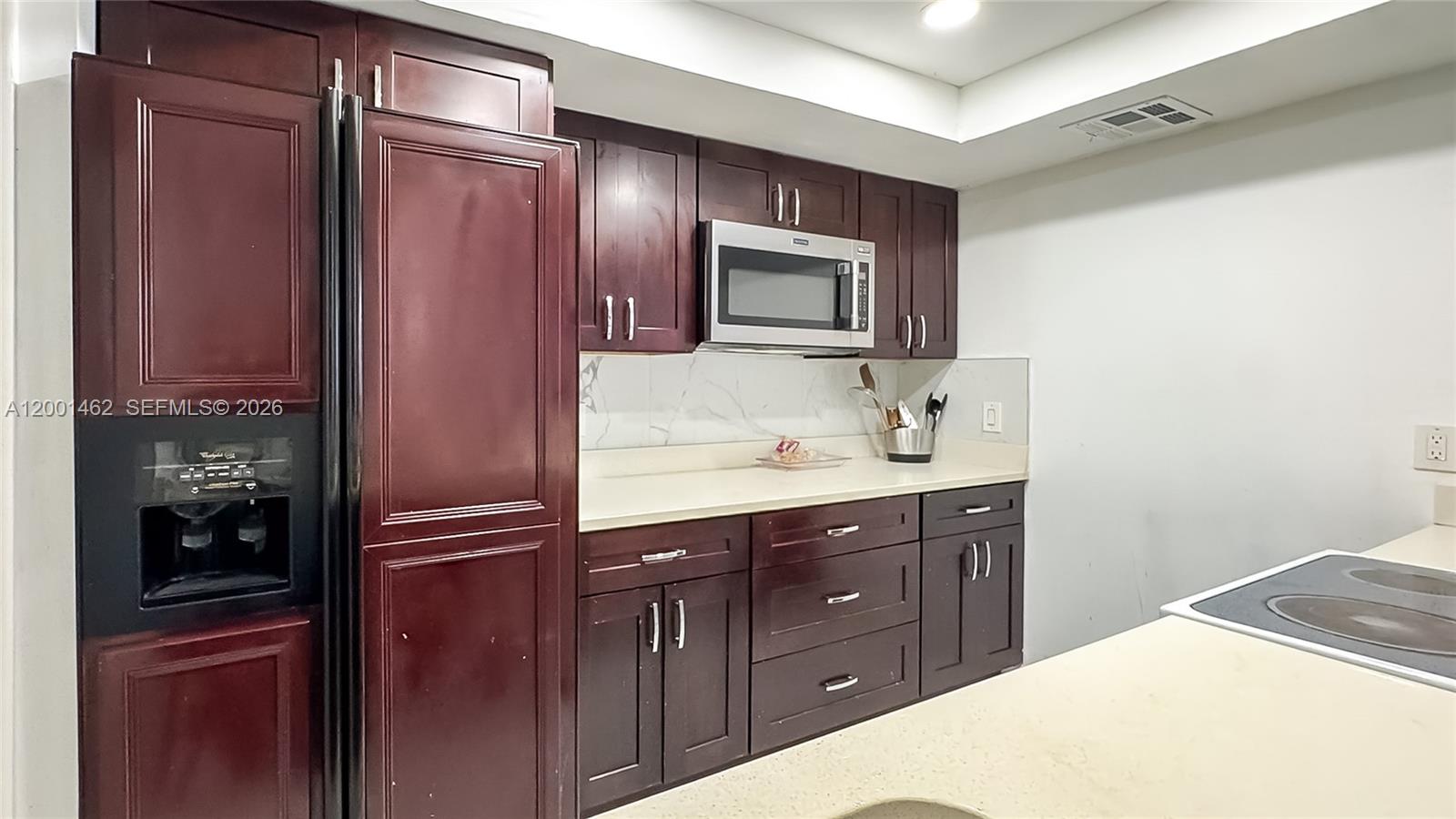 1060 Crystal Lake Dr 401