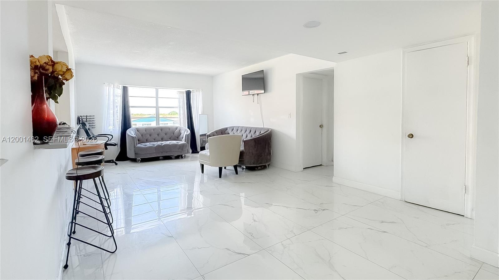 SOMMERSET CONDOMINIUMS - Residential