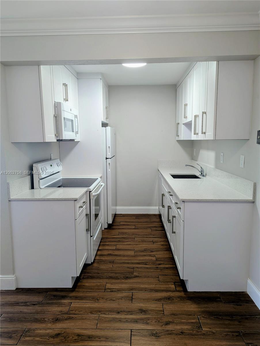 CYPRESS VILLAGE CONDO - Residential Lease