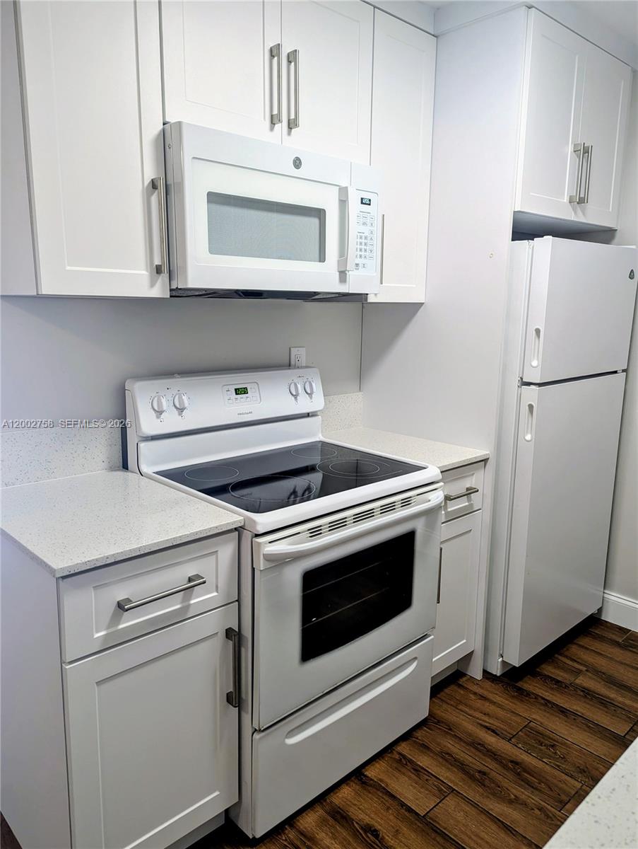 CYPRESS VILLAGE CONDO - Residential Lease