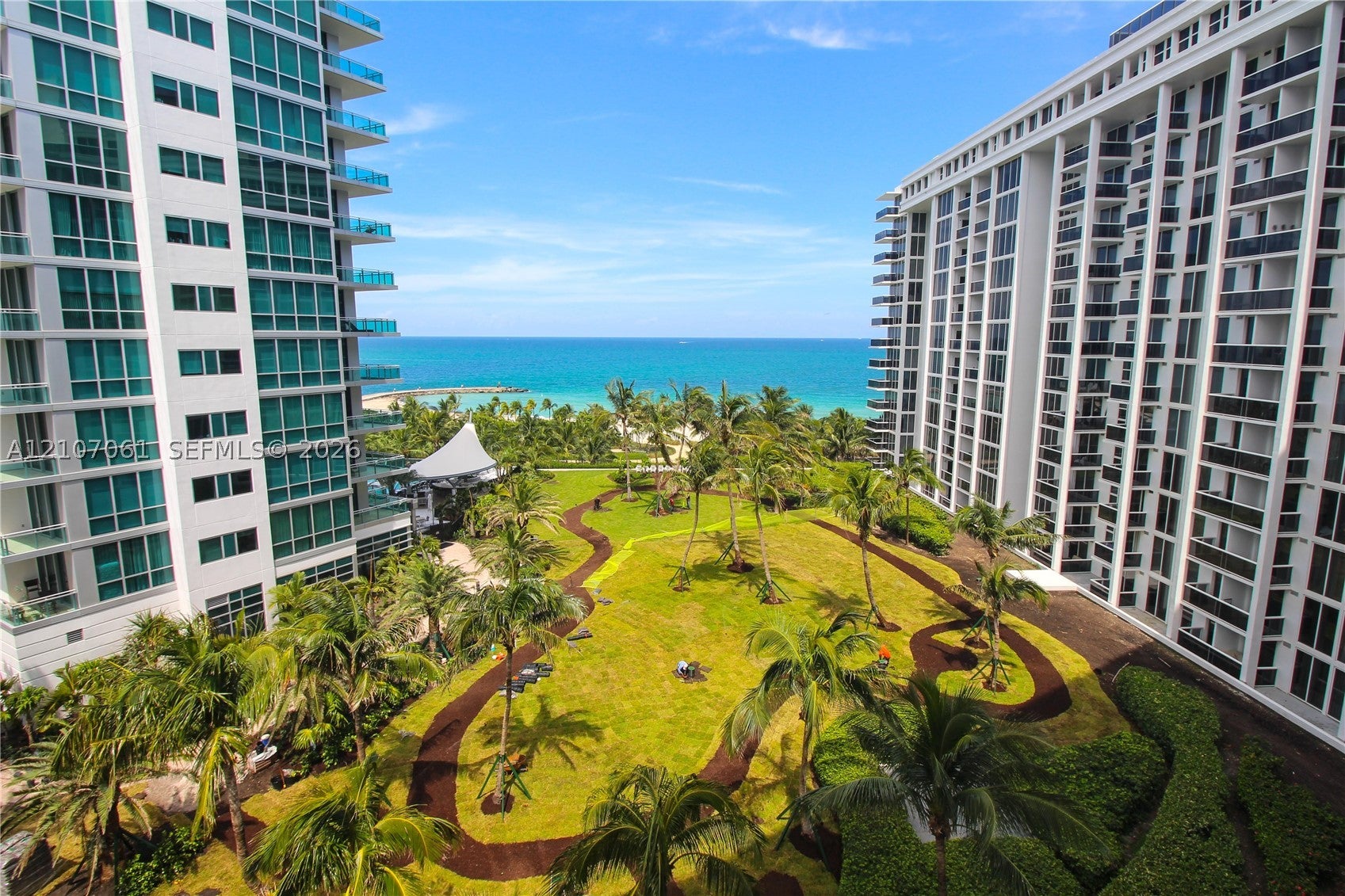10275 Collins Ave 833