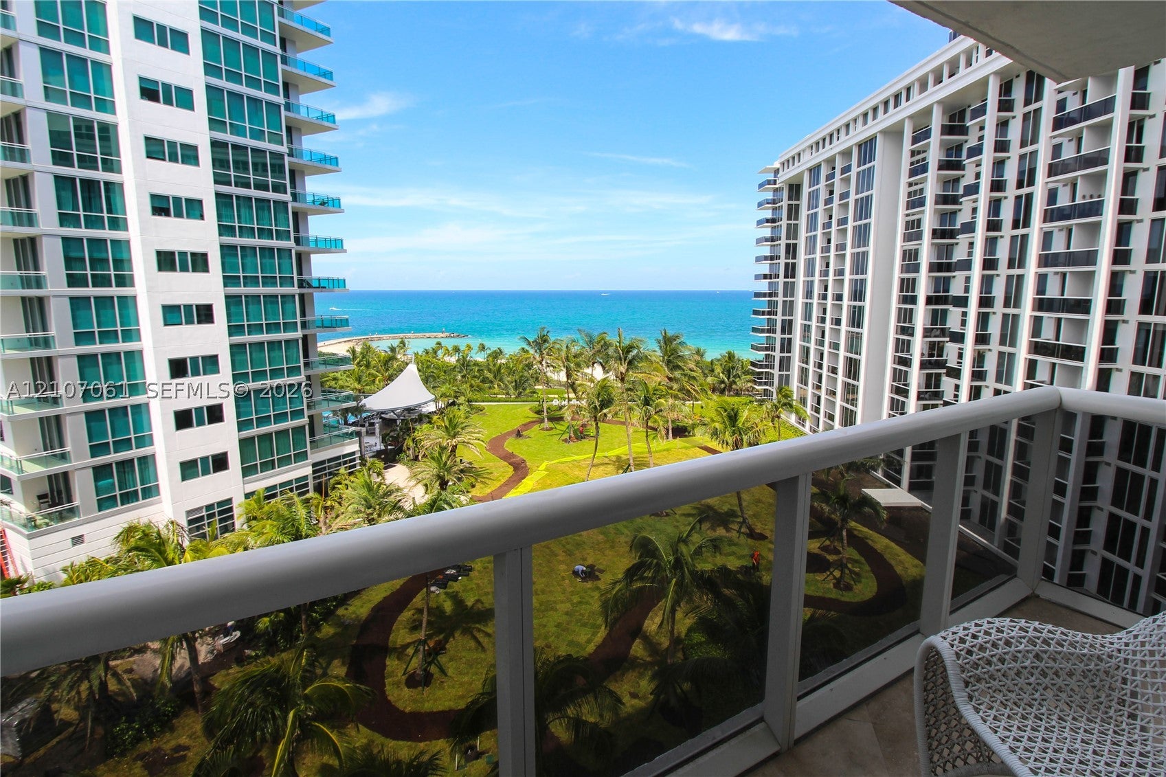 10275 Collins Ave 833