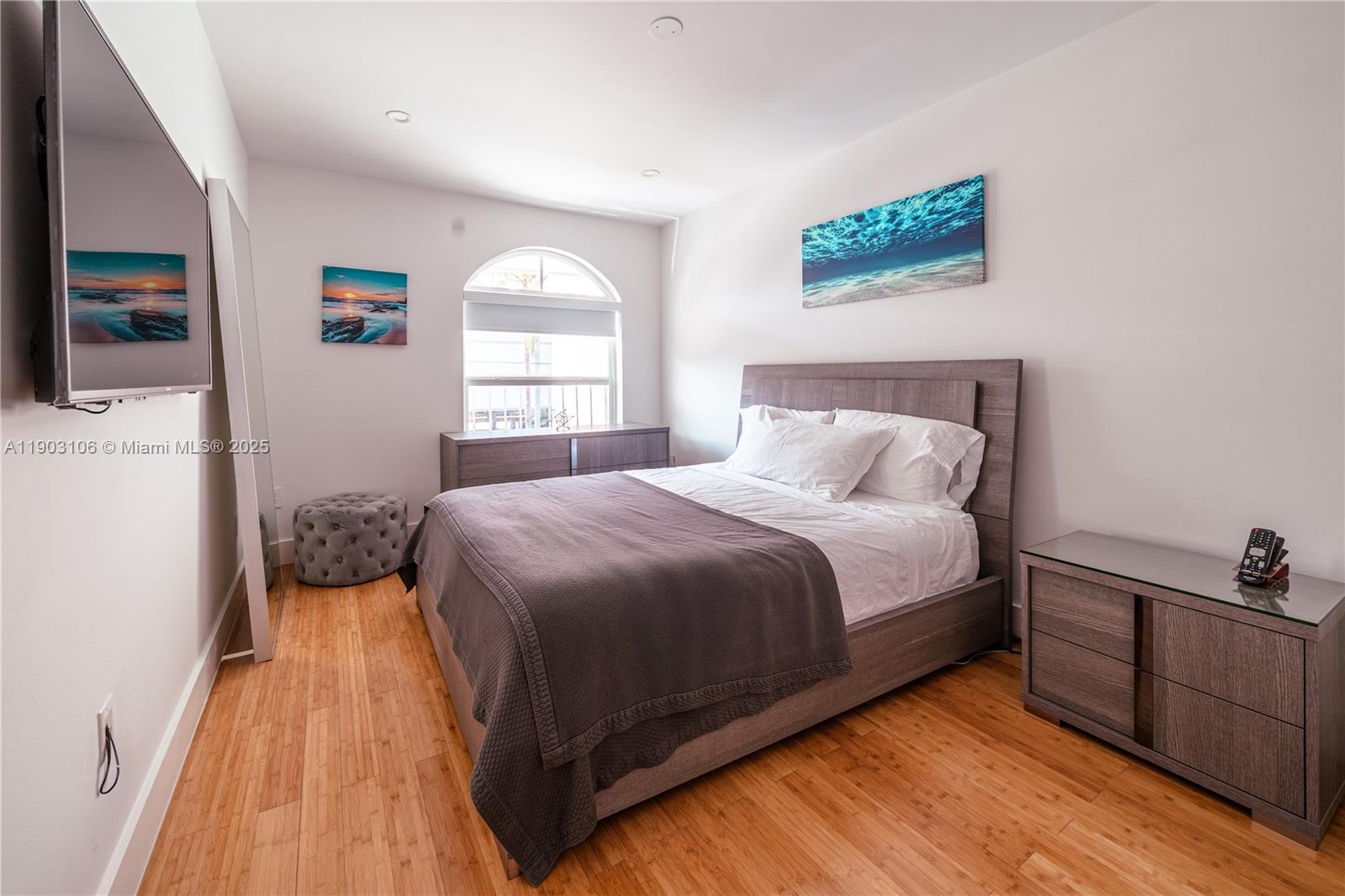 OYSTER COVE TOWNHOUSES - Residential