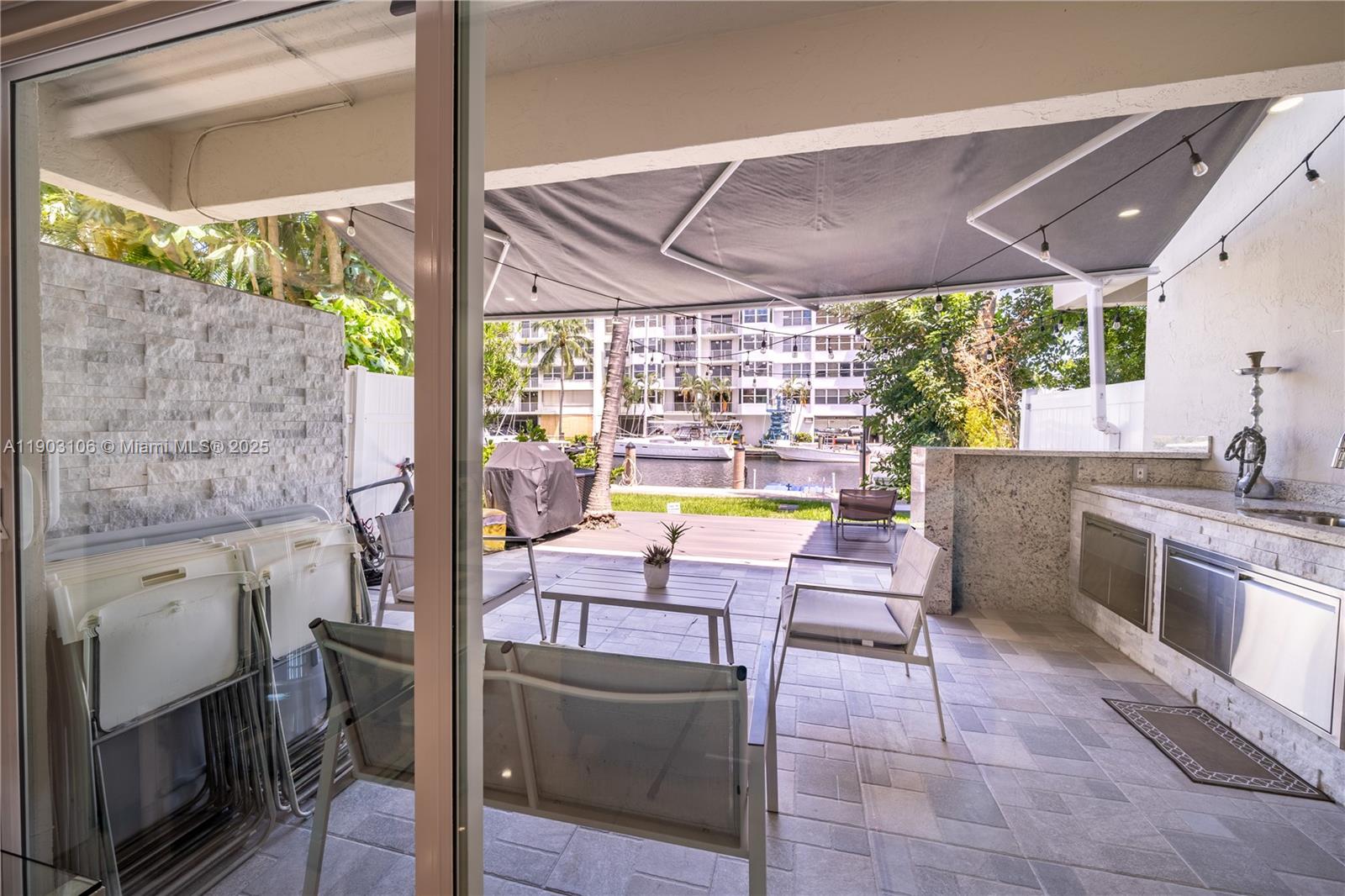 OYSTER COVE TOWNHOUSES - Residential