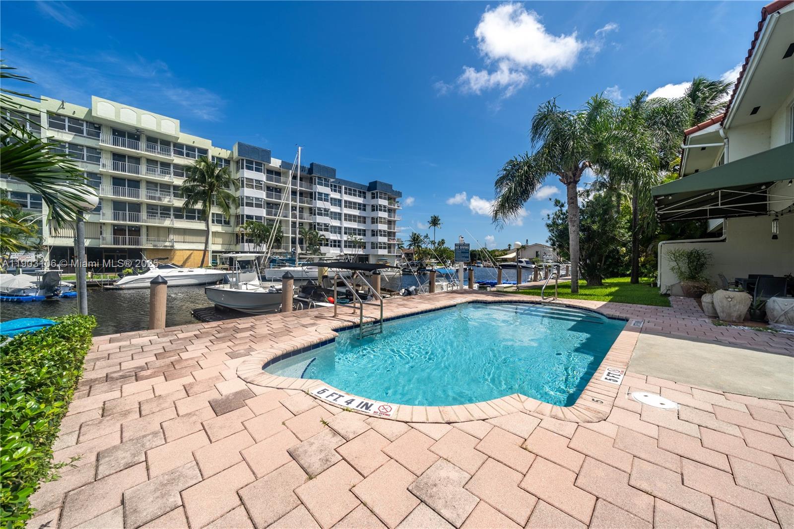 OYSTER COVE TOWNHOUSES - Residential