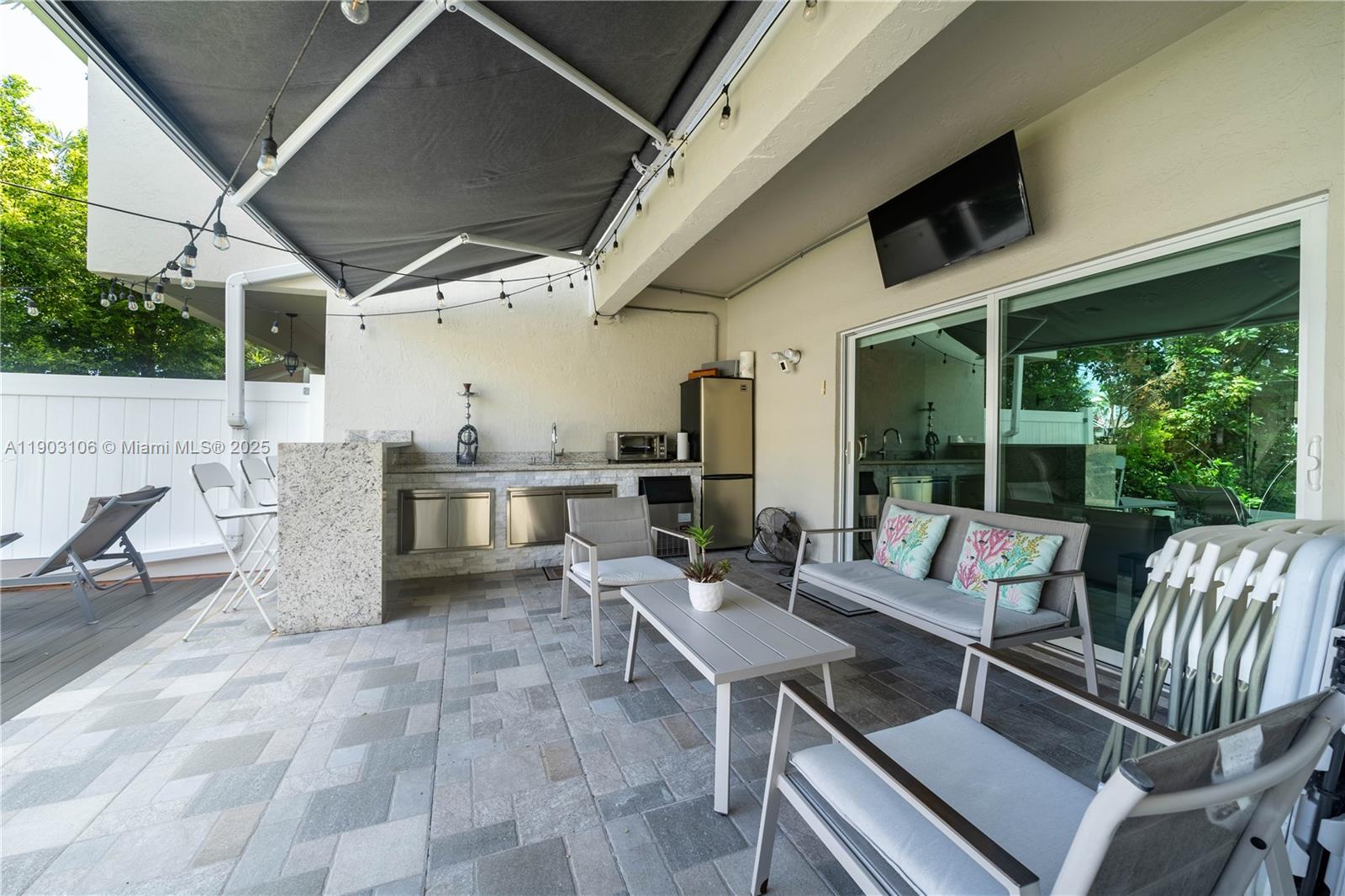 OYSTER COVE TOWNHOUSES - Residential