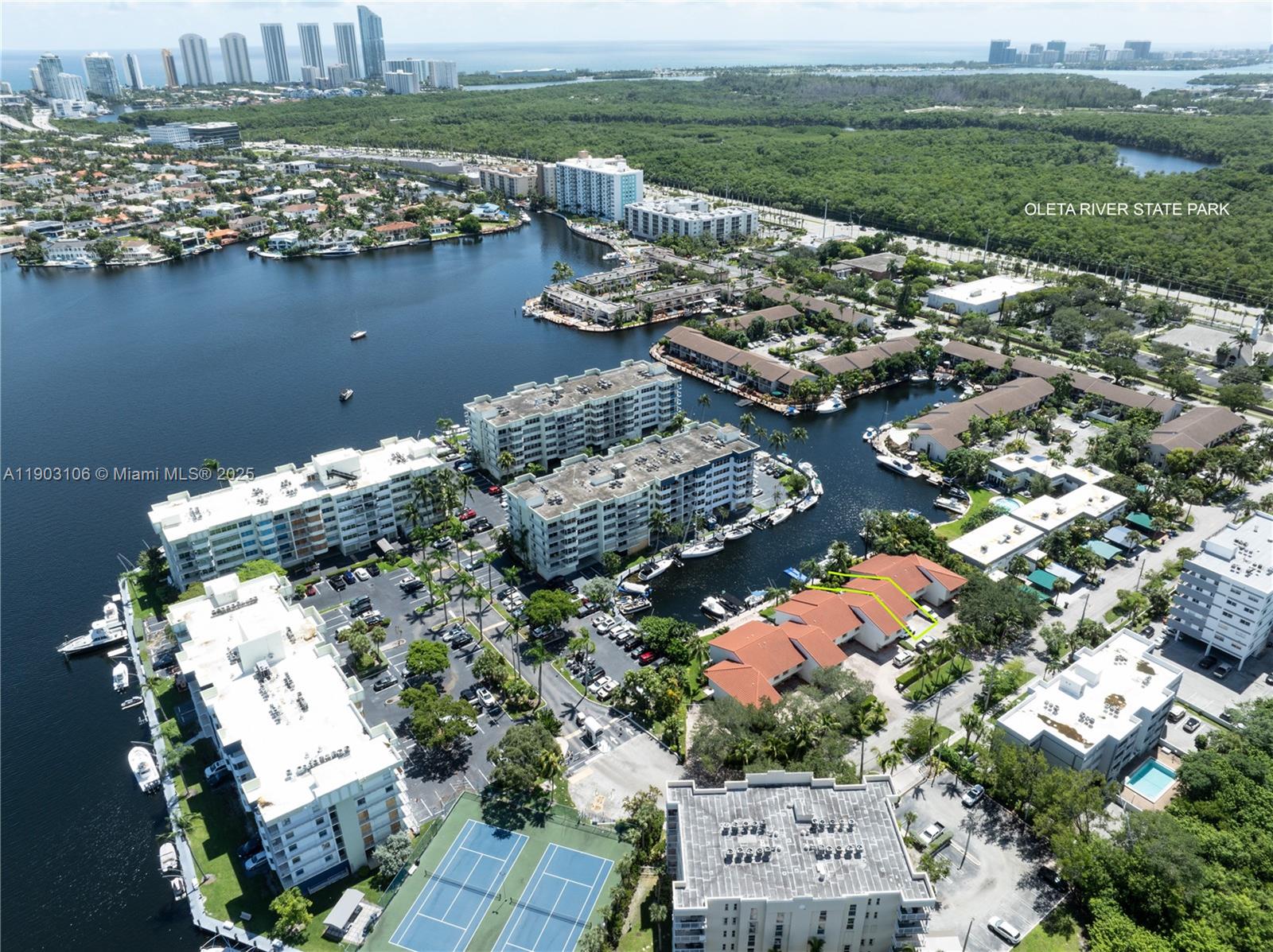 OYSTER COVE TOWNHOUSES - Residential