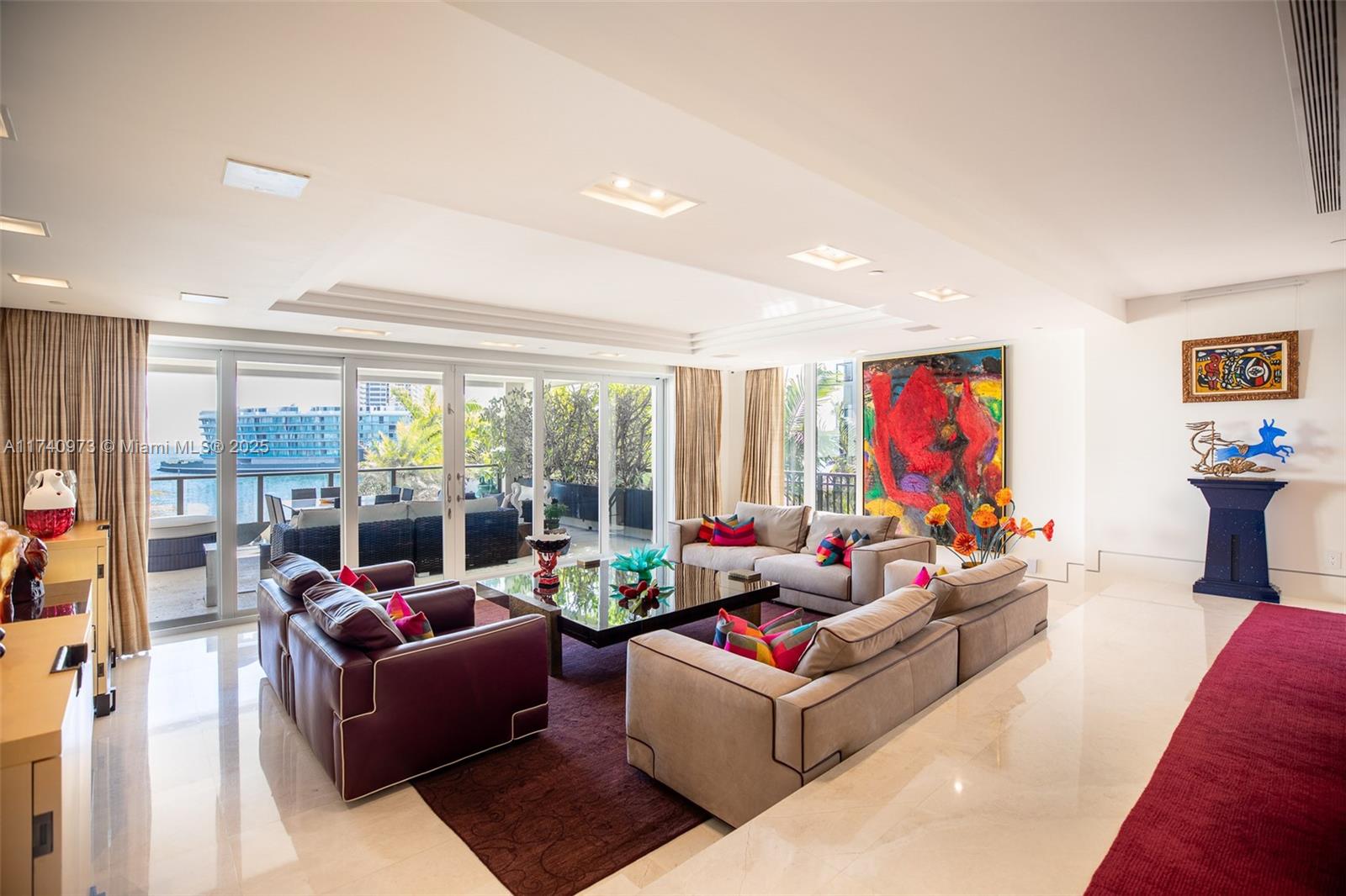 RESIDENCES AT VIZCAYA CON - Residential