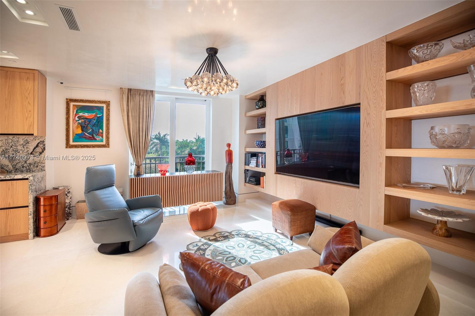 RESIDENCES AT VIZCAYA CON - Residential