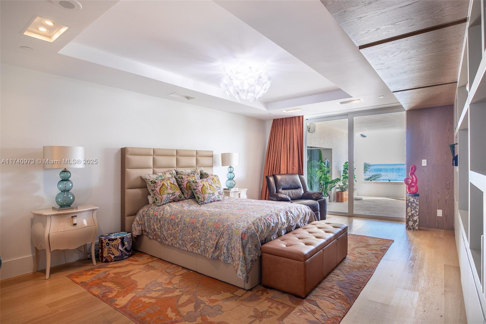 RESIDENCES AT VIZCAYA CON - Residential