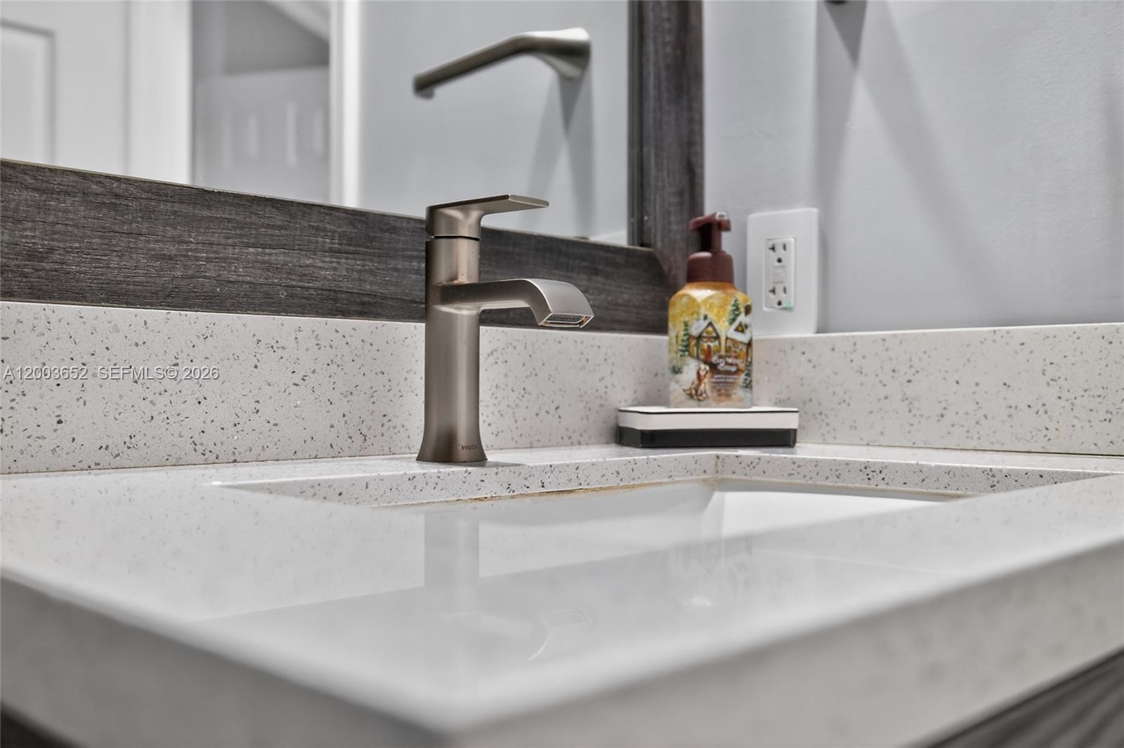 COUNTRY ISLES - Residential