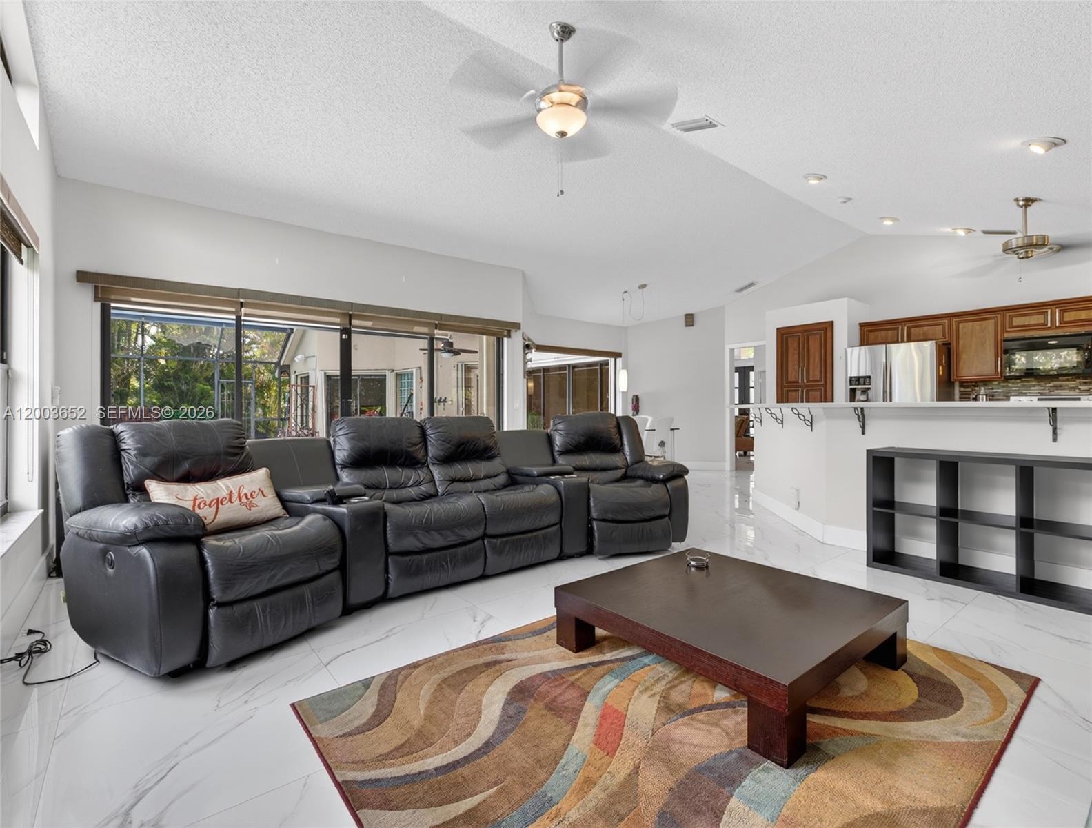 COUNTRY ISLES - Residential