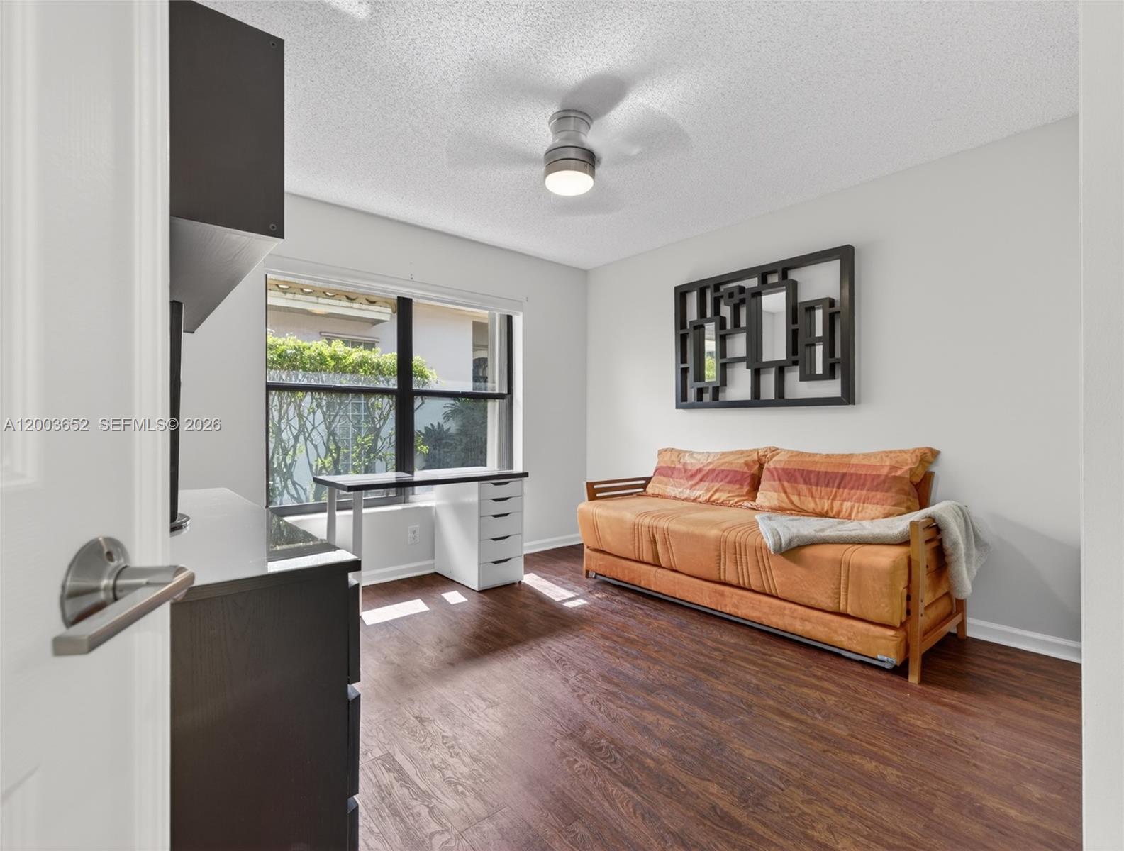 COUNTRY ISLES - Residential